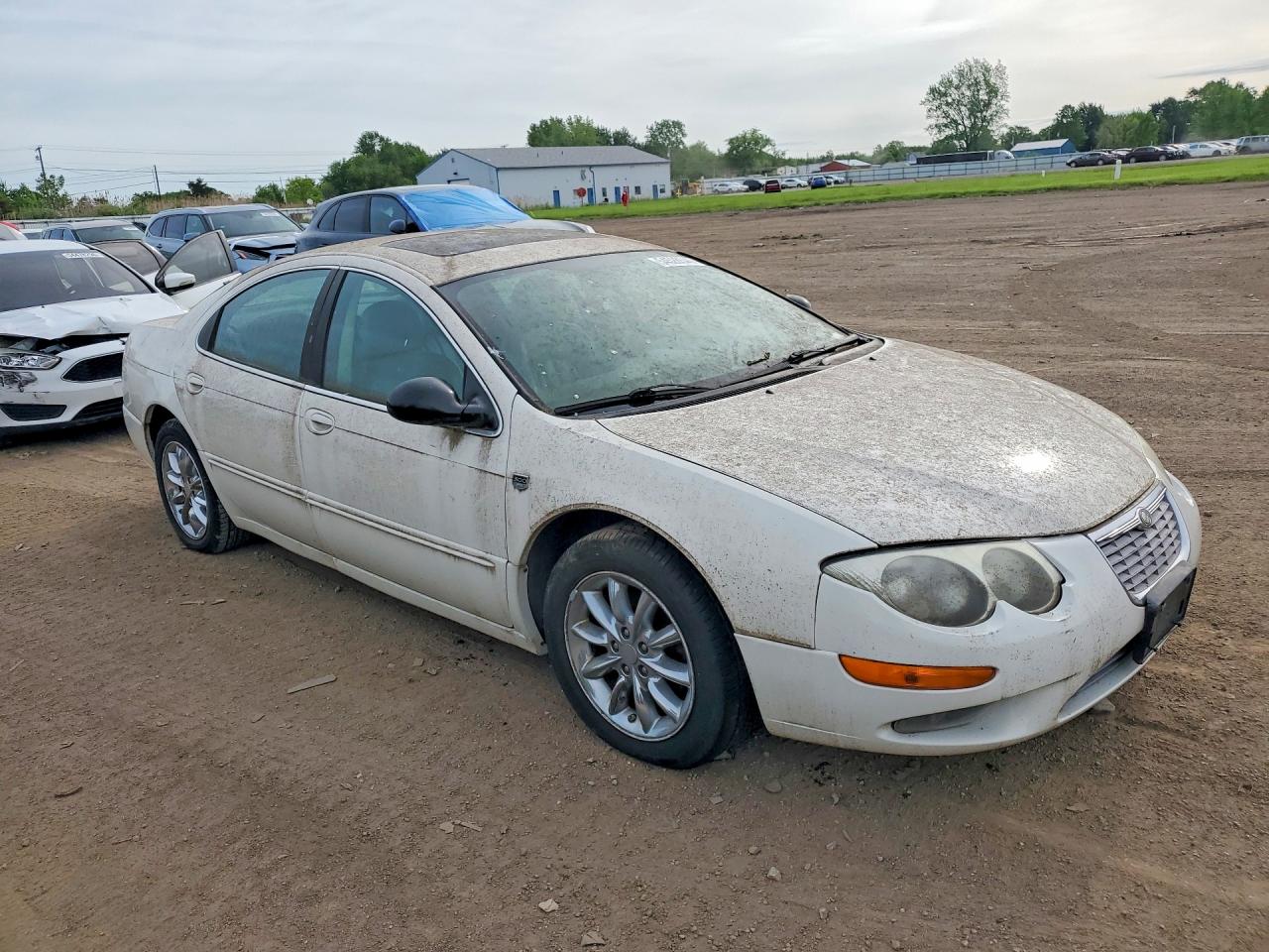 2003 Chrysler 300m White vin: 2C3HE66G43H512845