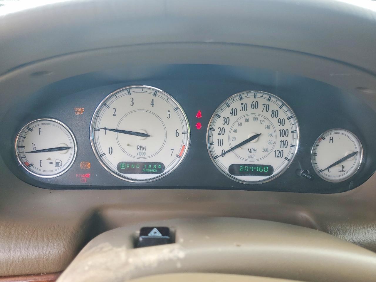 2004 Chrysler 300m Maroon vin: 2C3HE66G44H676081