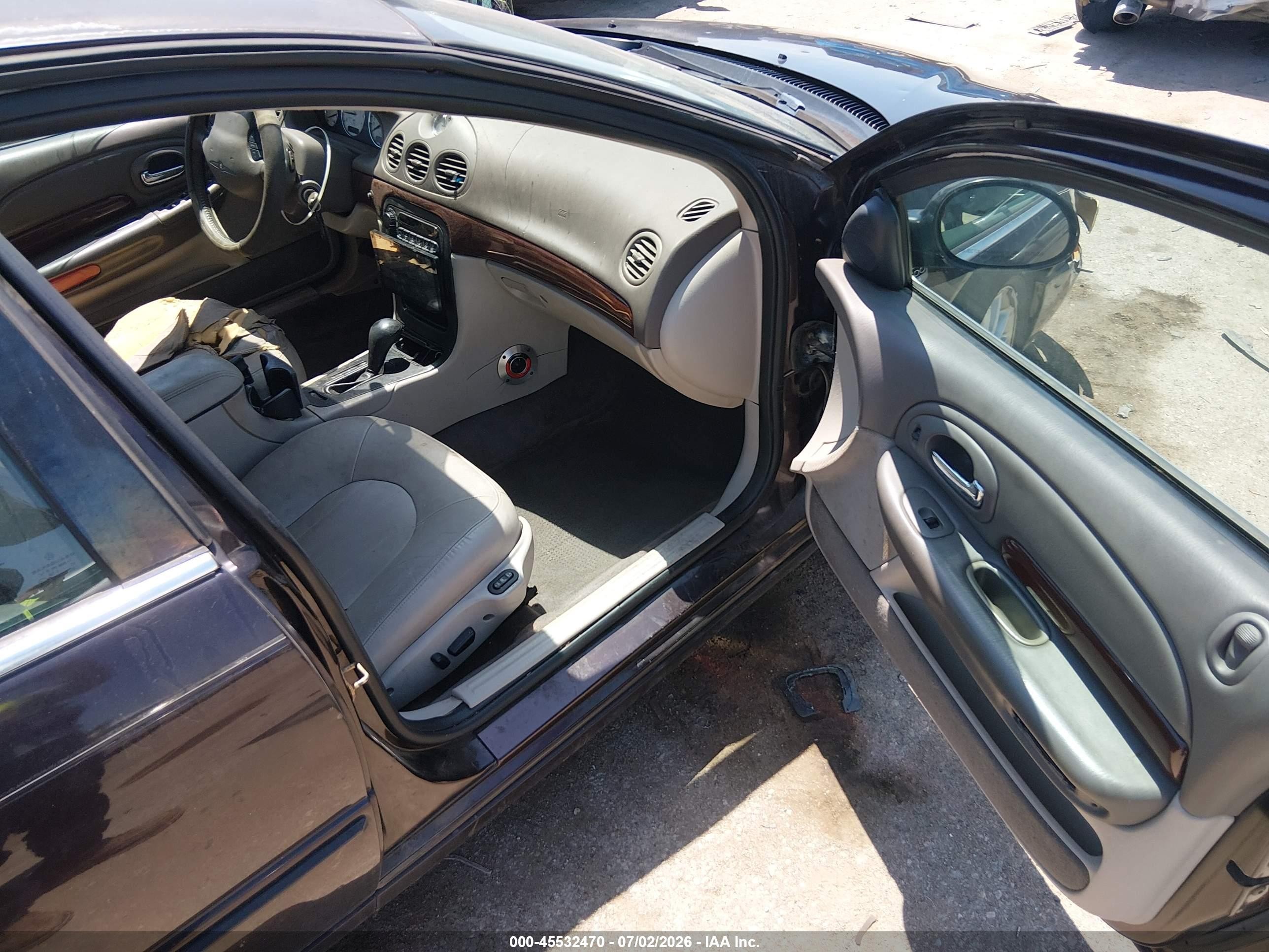 2004 Chrysler 300m   Maroon vin: 2C3HE66G64H686272