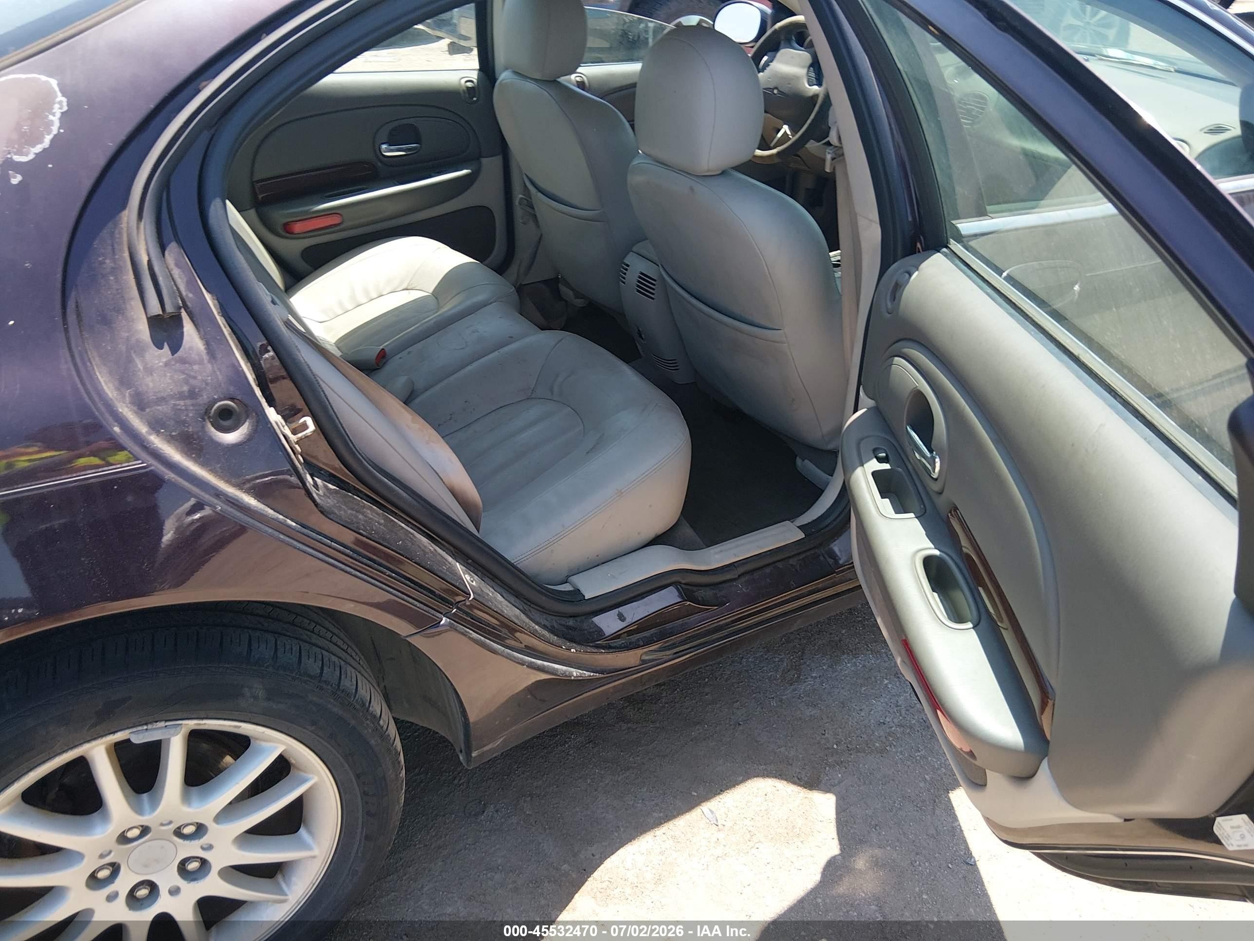 2004 Chrysler 300m   Maroon vin: 2C3HE66G64H686272