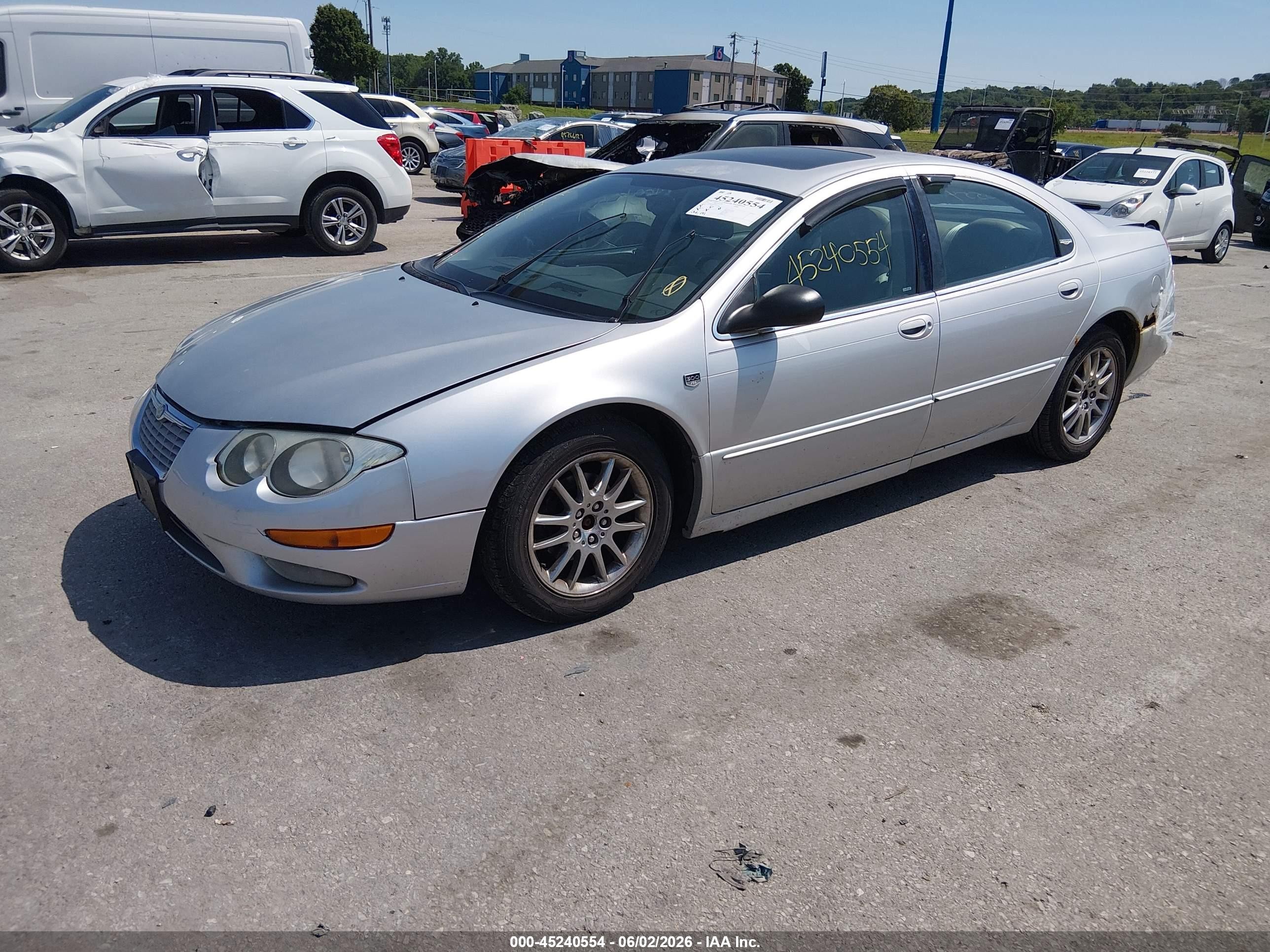 2004 Chrysler 300m   Серебряный vin: 2C3HE66G64H692170