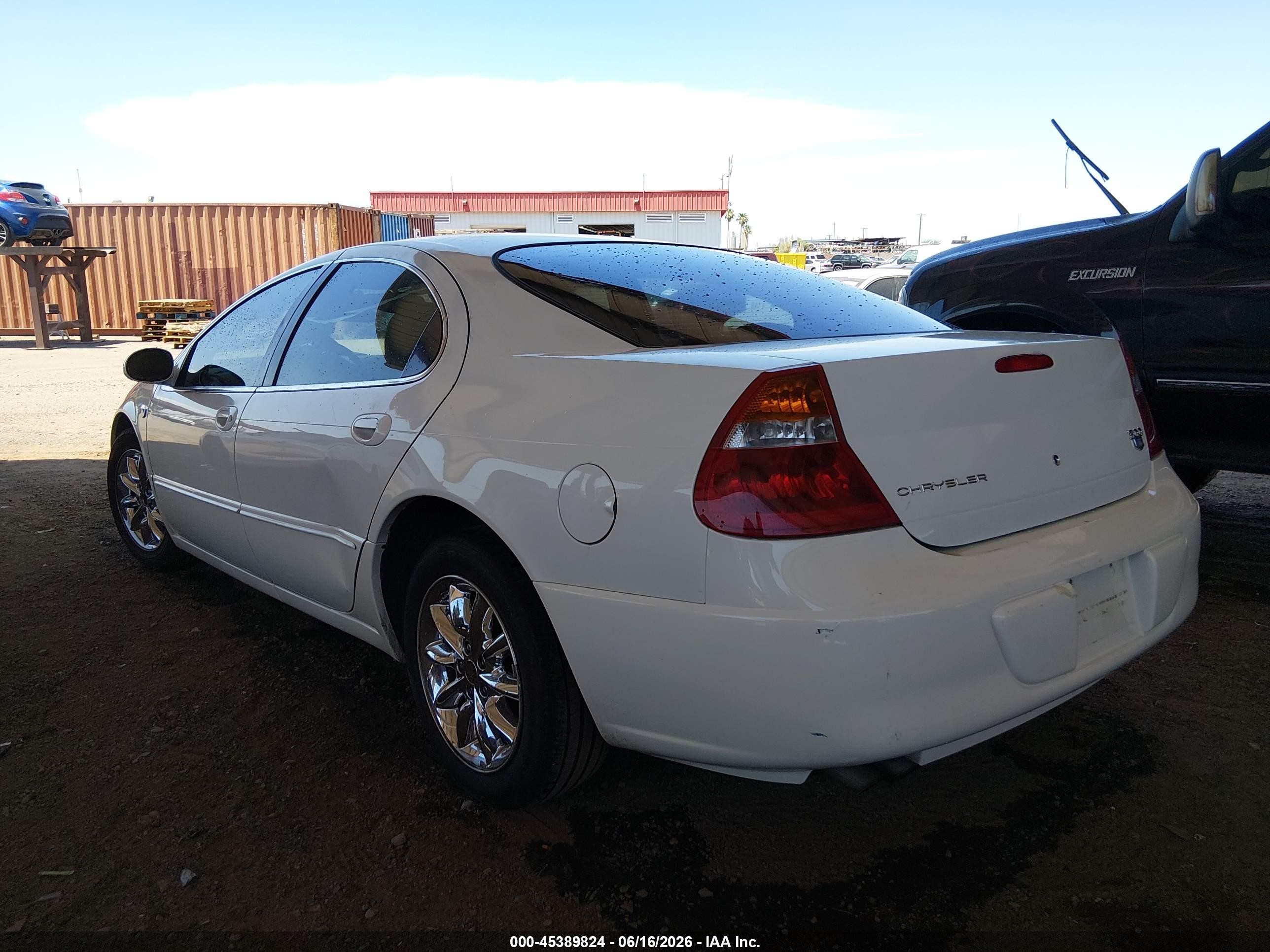 2004 Chrysler 300m   White vin: 2C3HE66G74H698544