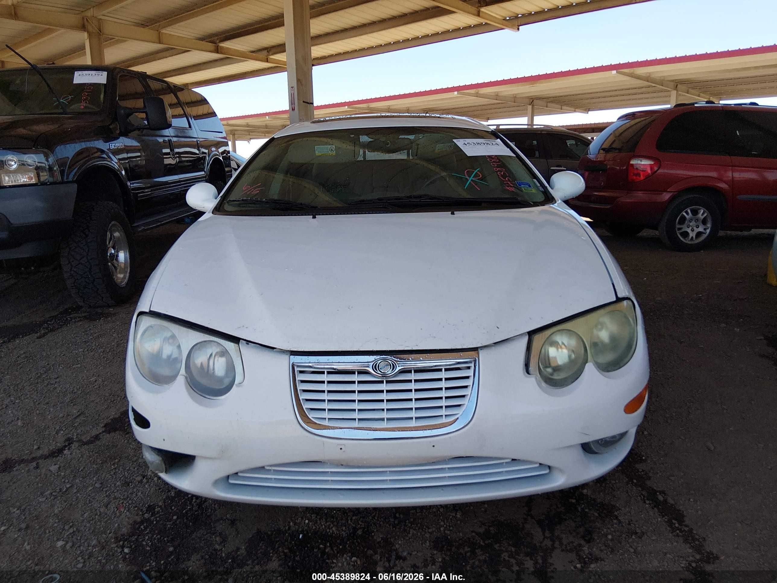 2004 Chrysler 300m   White vin: 2C3HE66G74H698544
