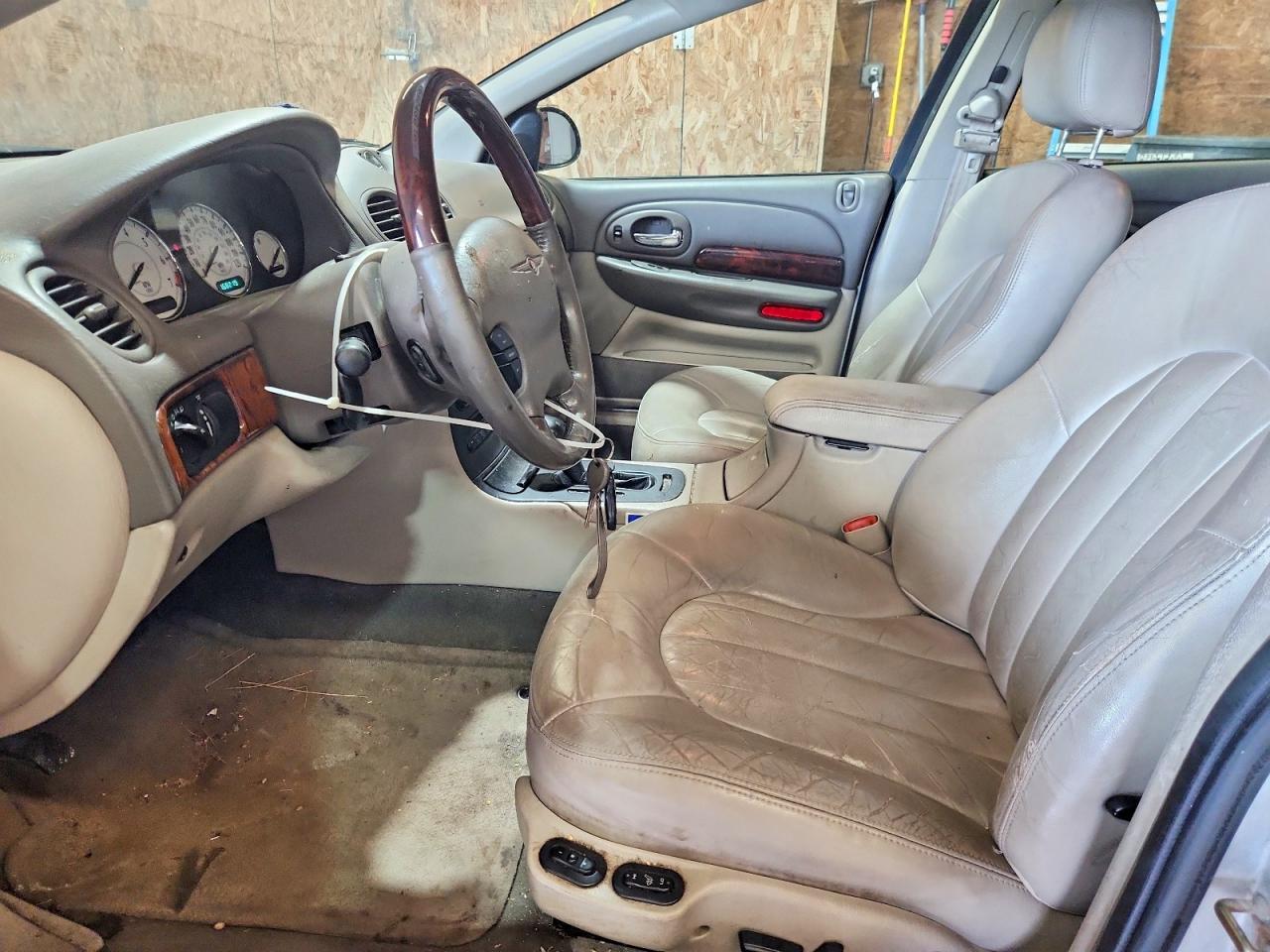 2004 Chrysler 300m Серебряный vin: 2C3HE66G84H630253
