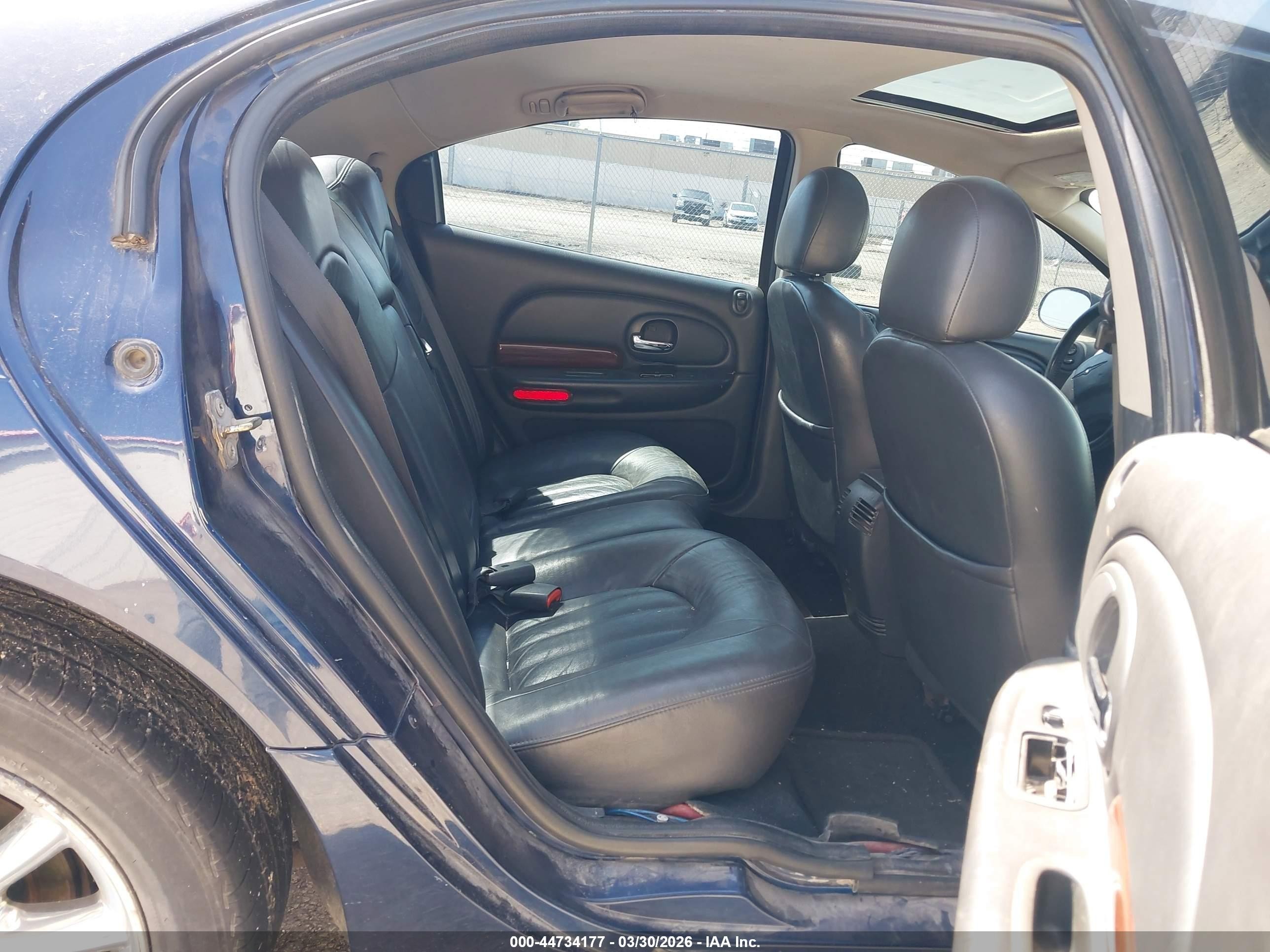 2004 Chrysler 300m   Dark Blue vin: 2C3HE66G84H668758