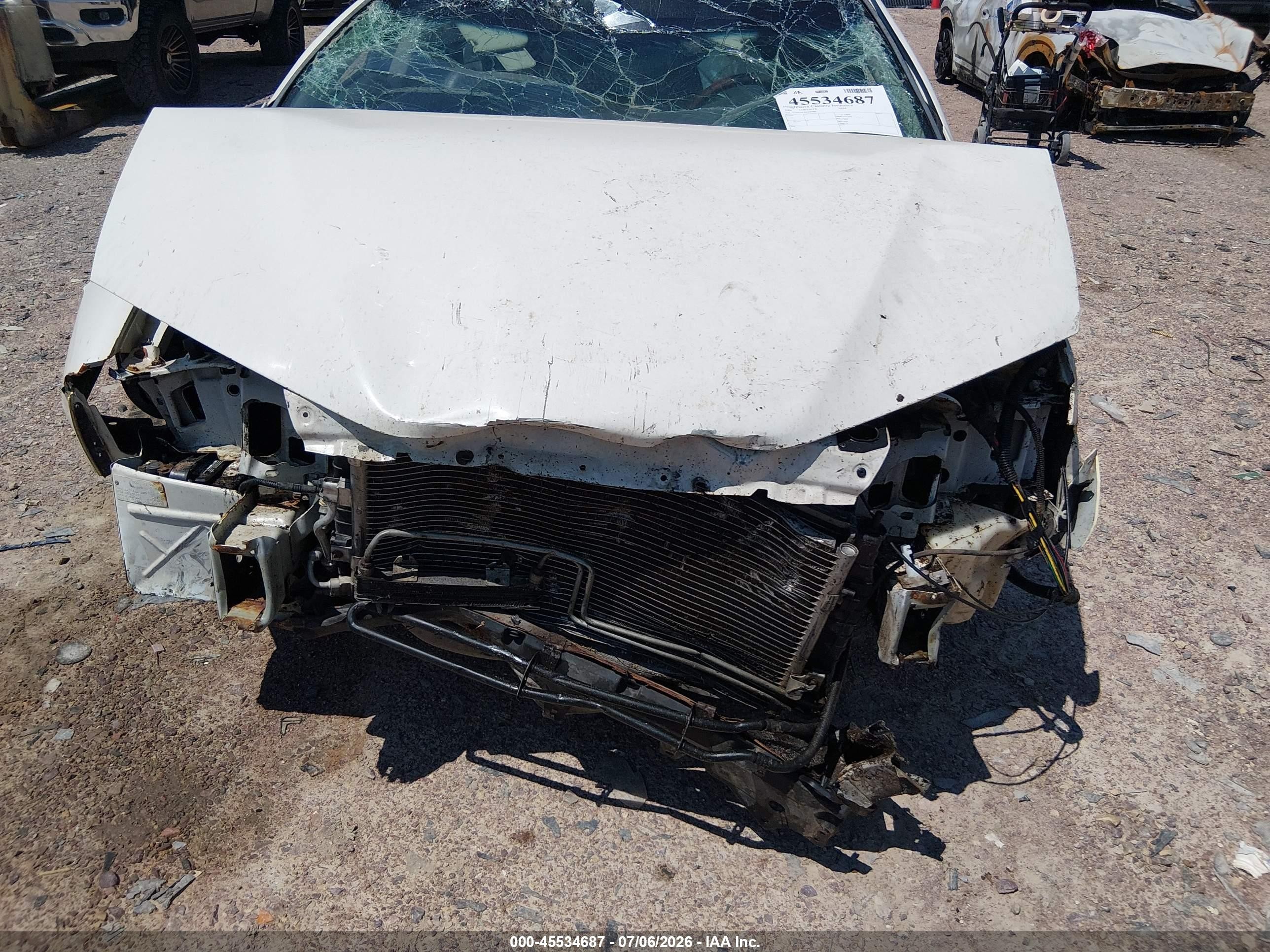 2004 Chrysler 300m   White vin: 2C3HE66G84H680988