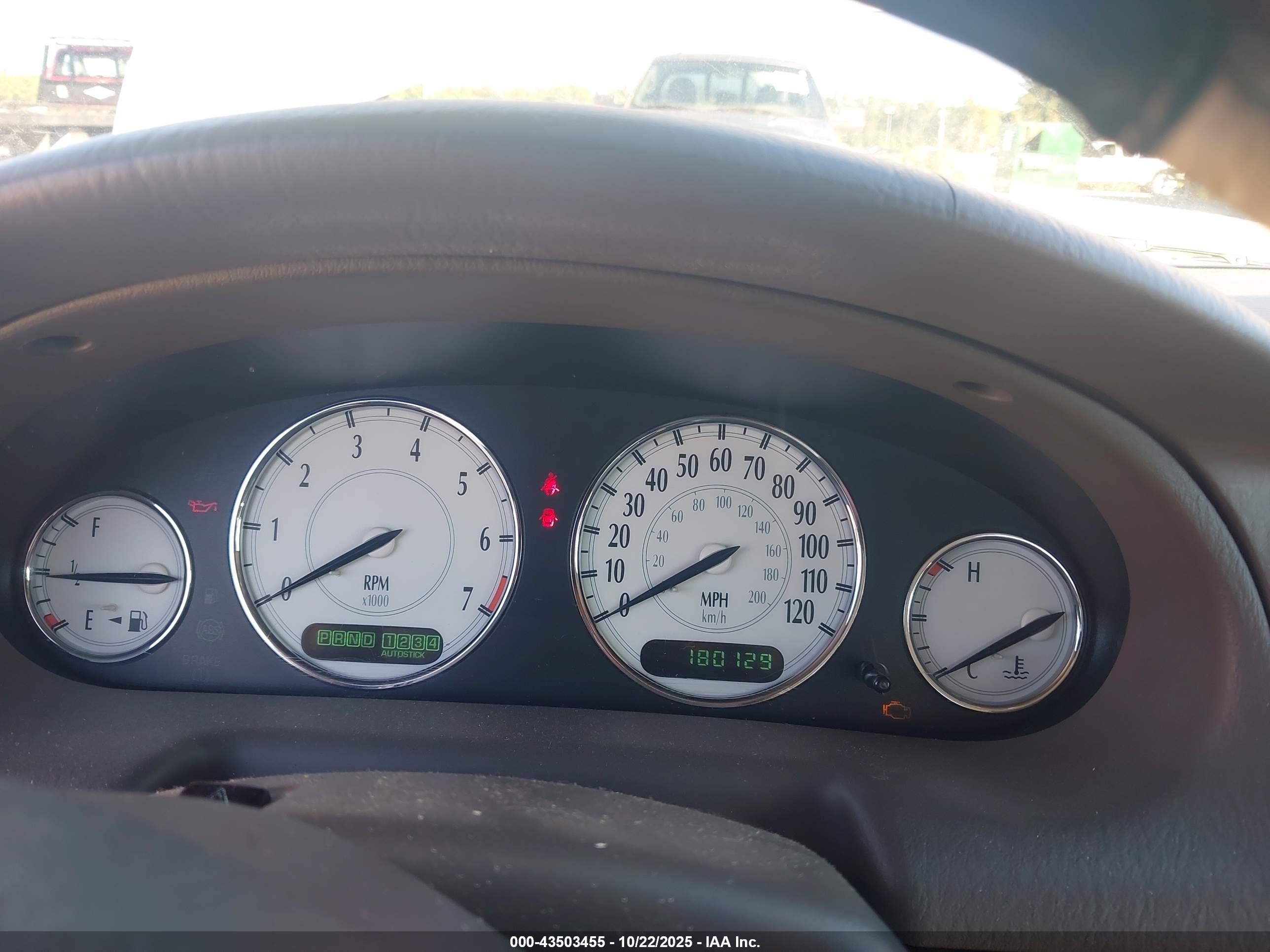 2004 Chrysler 300m   Silver vin: 2C3HE66G94H616619