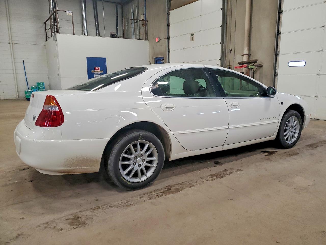 2001 Chrysler 300m Белый vin: 2C3HE66GX1H722203