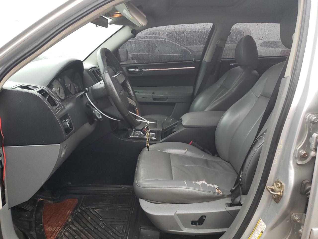2005 Chrysler 300 Touring Серебряный vin: 2C3JA53G05H666144