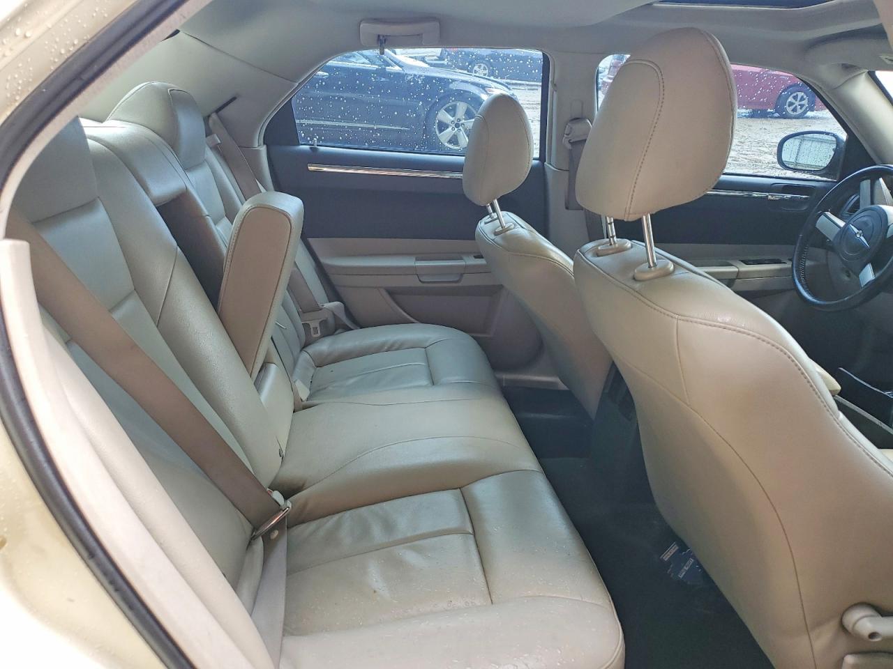 2005 Chrysler 300 Touring White vin: 2C3JA53G15H136121