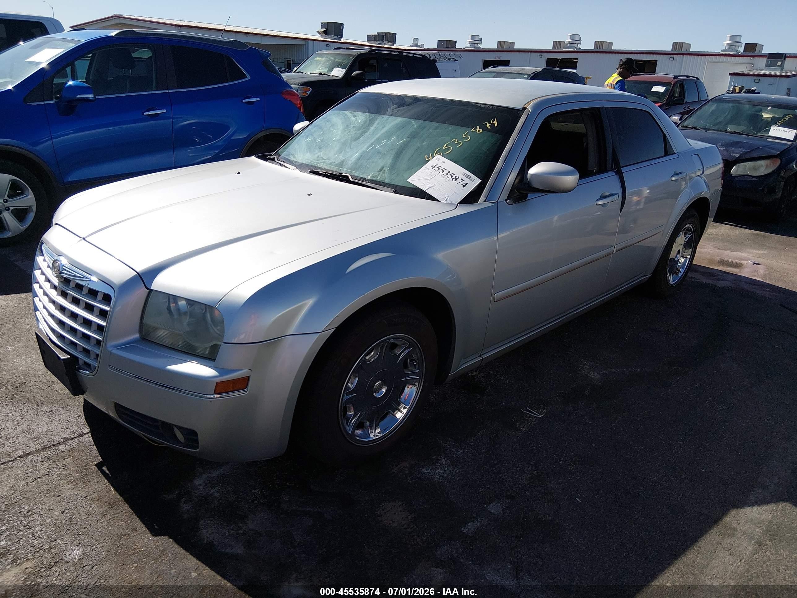 2005 Chrysler 300 Touring Silver vin: 2C3JA53G25H138931