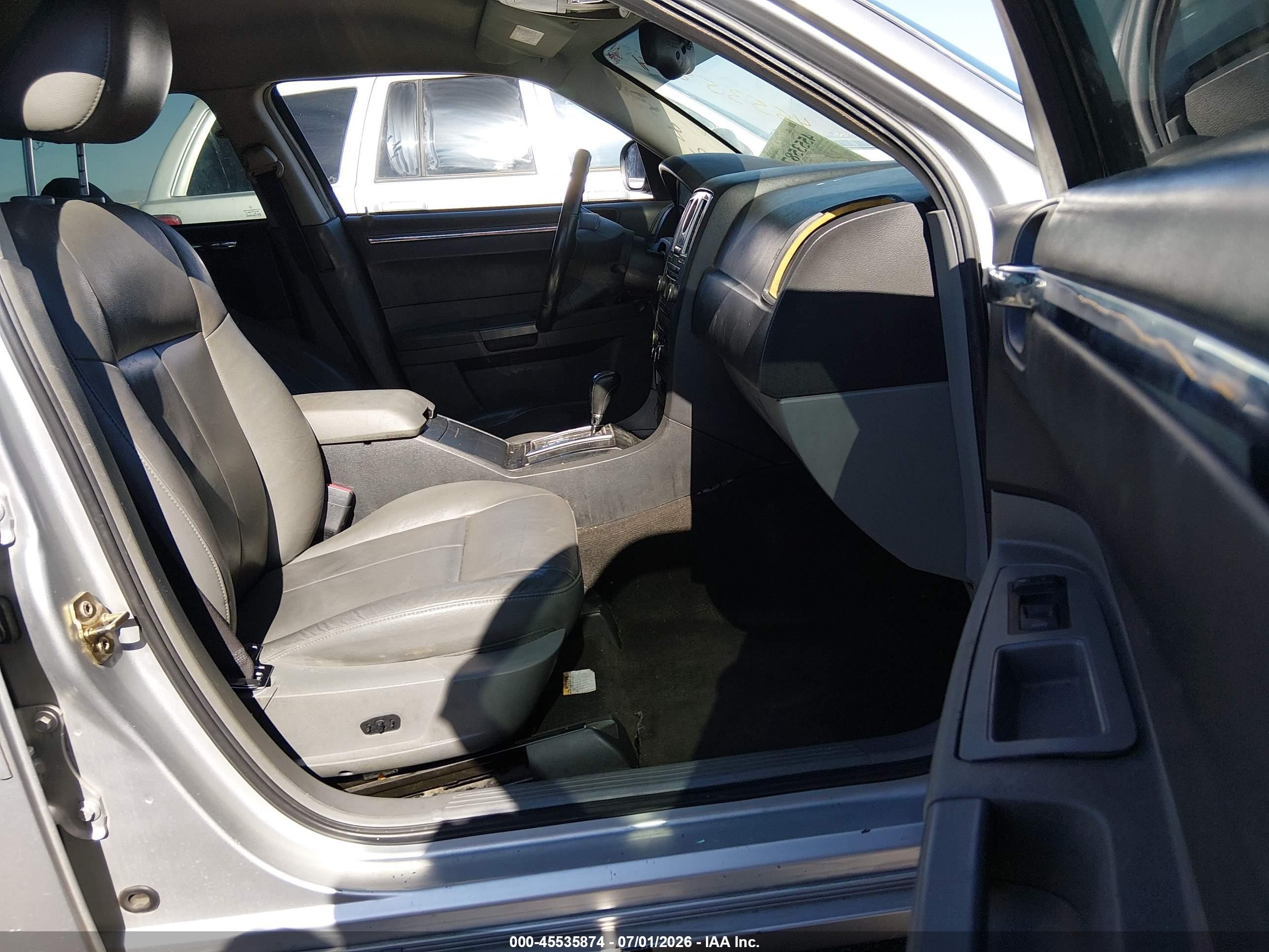 2005 Chrysler 300 Touring Silver vin: 2C3JA53G25H138931