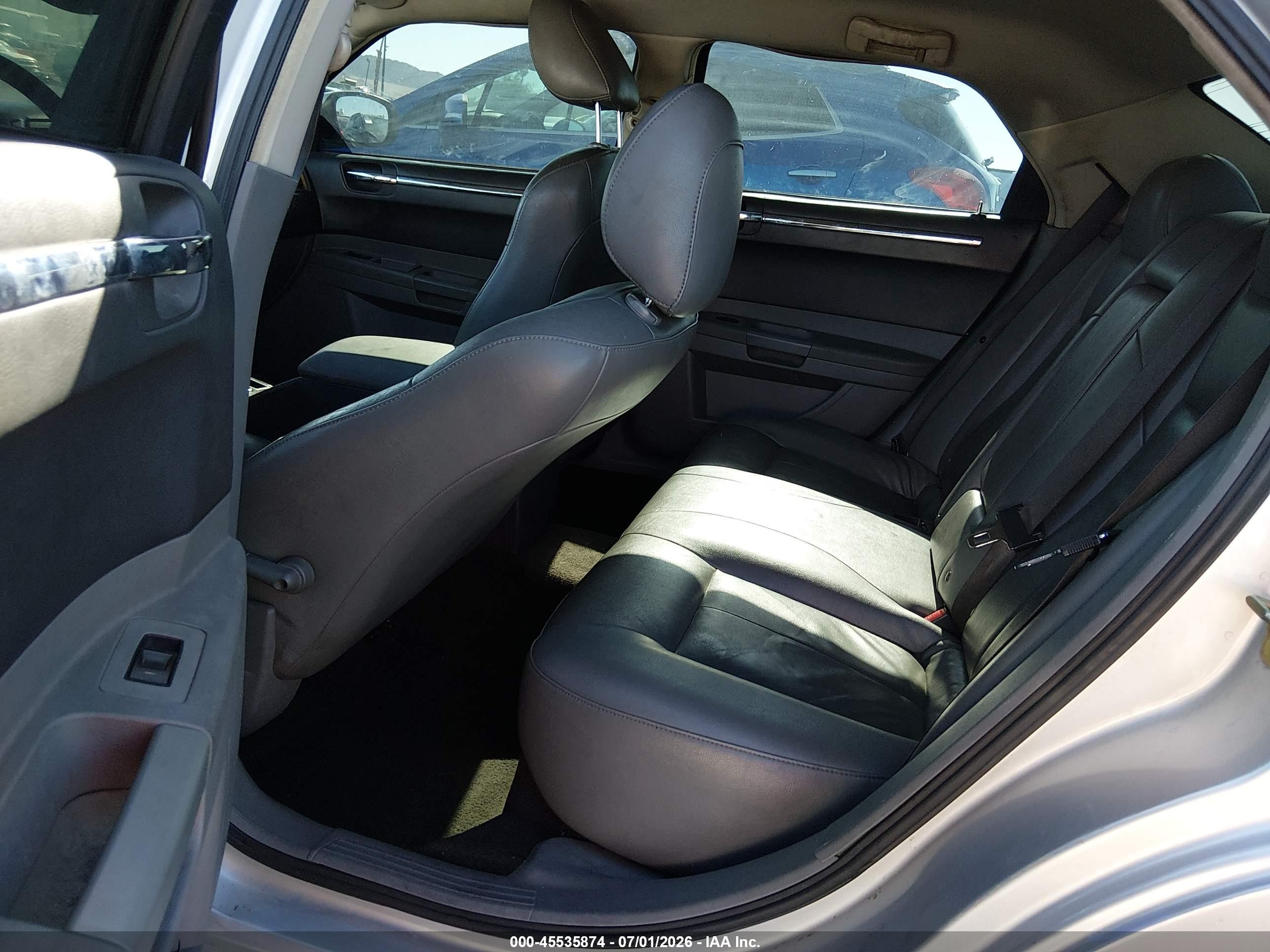 2005 Chrysler 300 Touring Silver vin: 2C3JA53G25H138931