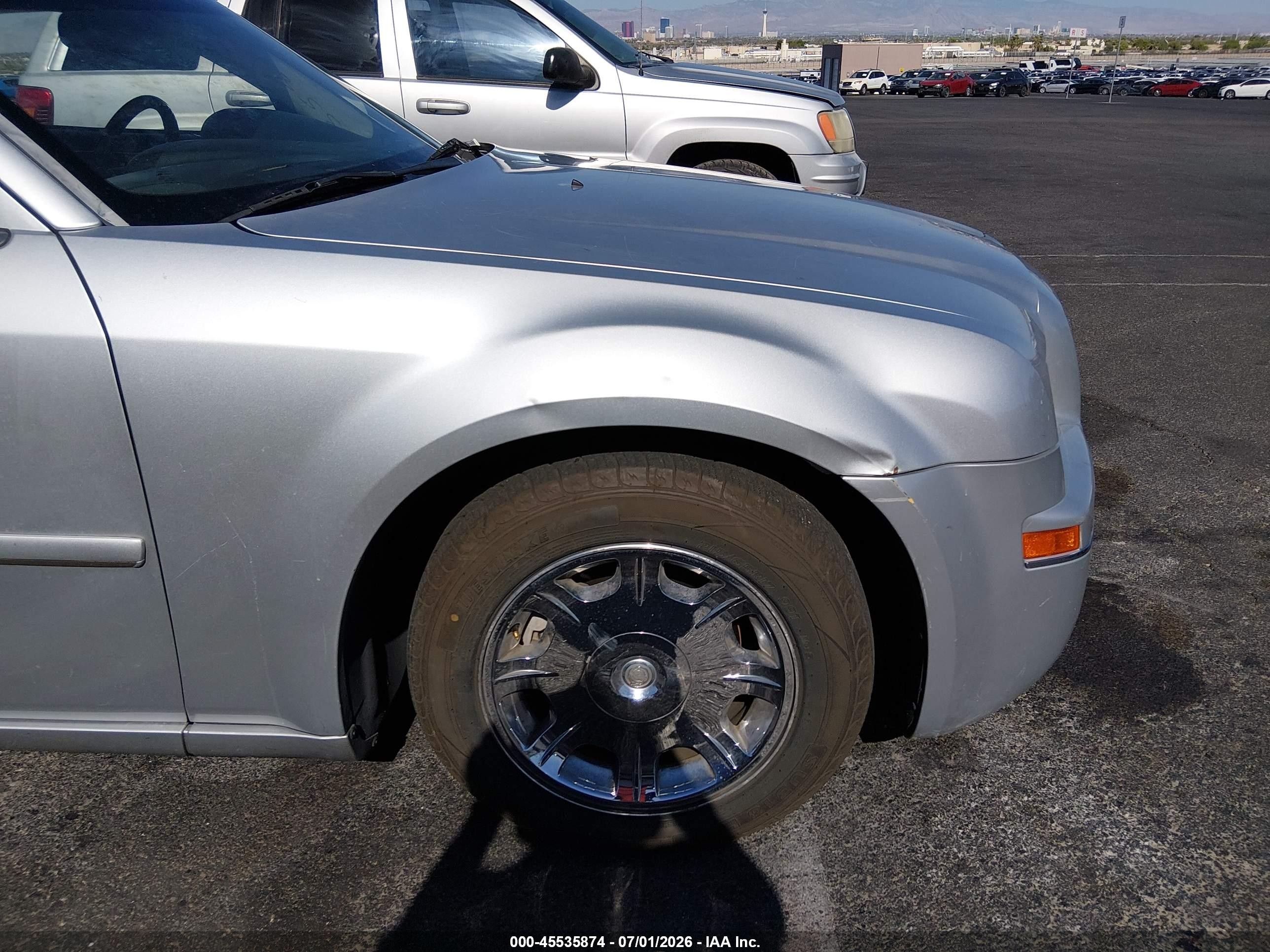 2005 Chrysler 300 Touring Silver vin: 2C3JA53G25H138931