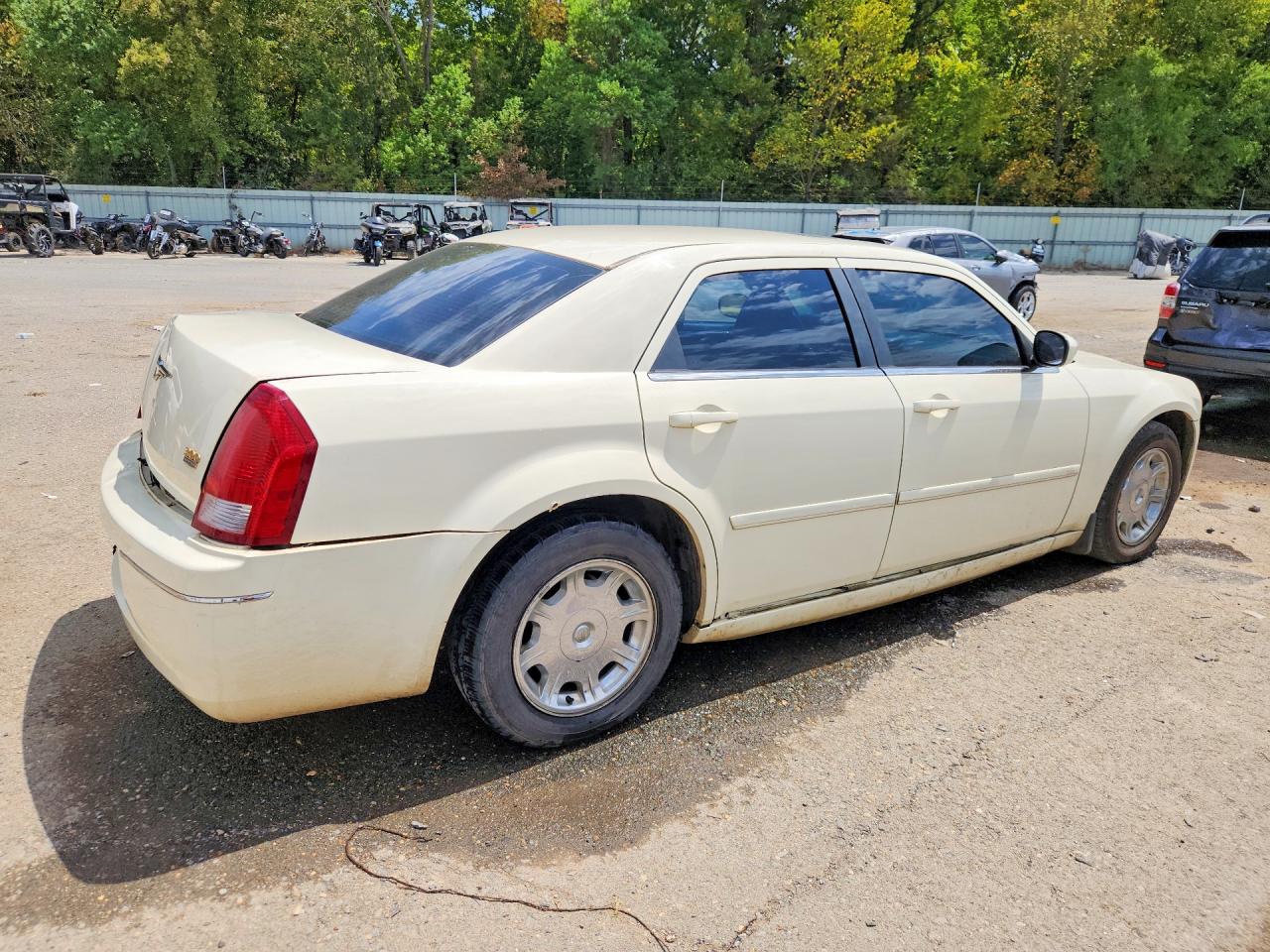 2005 Chrysler 300 Touring White vin: 2C3JA53G35H508400