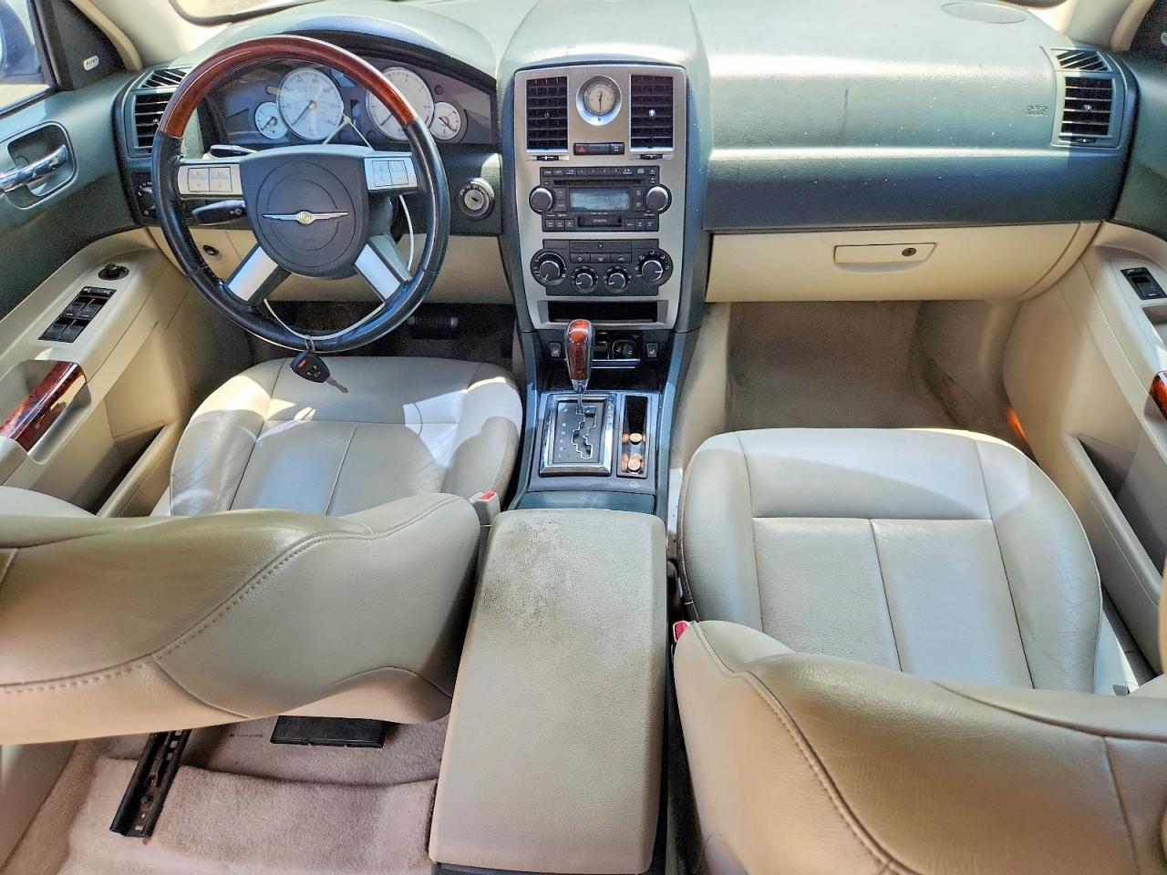 2005 Chrysler 300 Touring White vin: 2C3JA53G35H508400