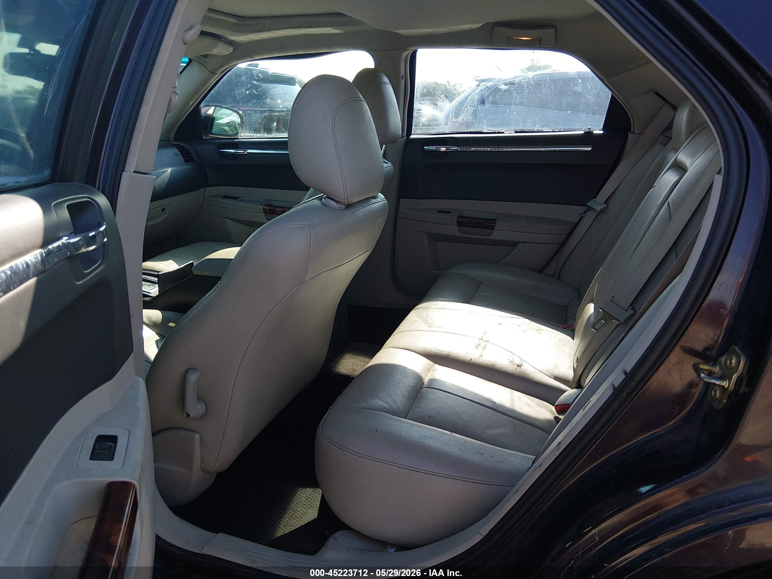 2005 Chrysler 300 Touring Maroon vin: 2C3JA53G45H116106