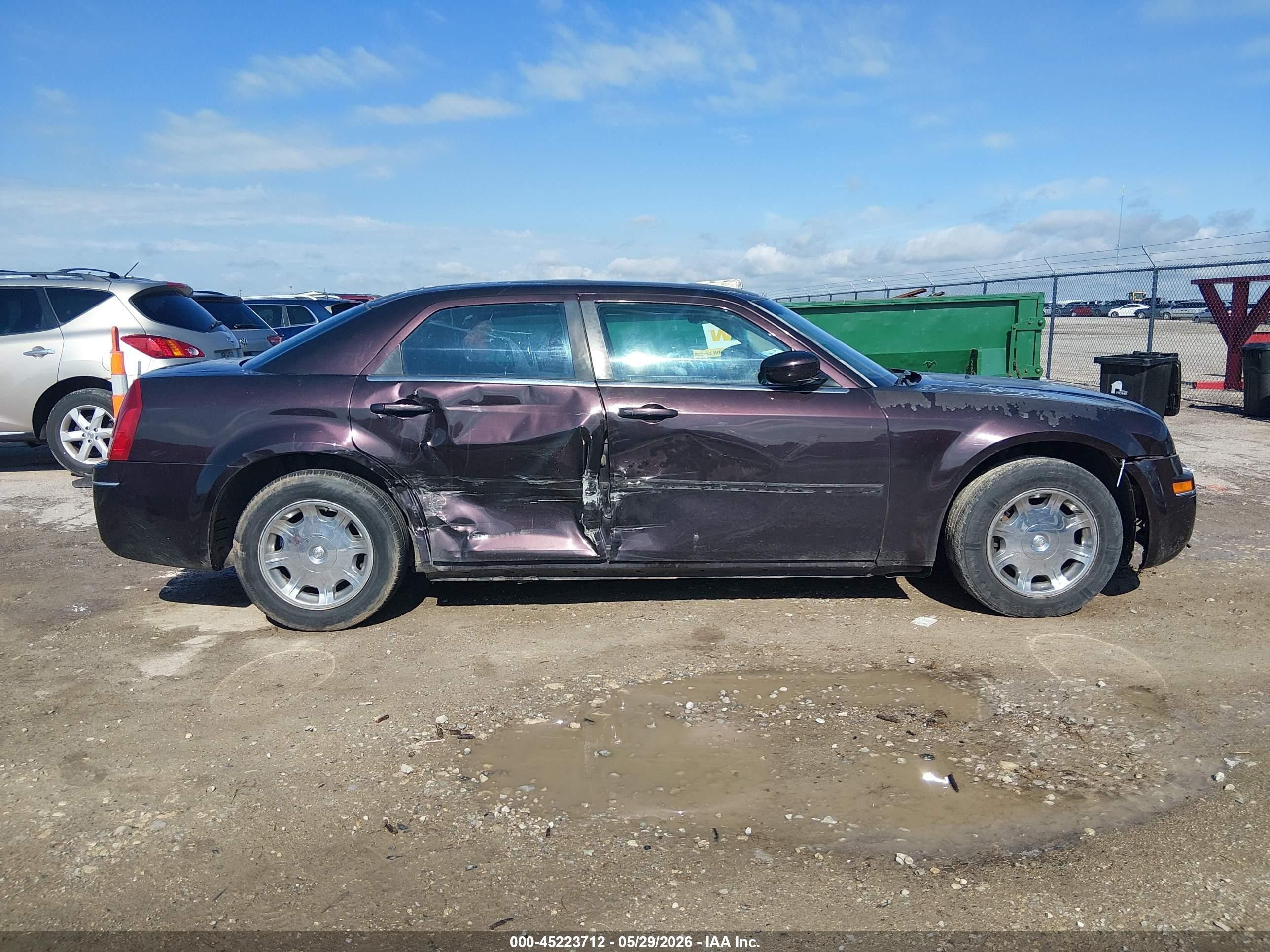 2005 Chrysler 300 Touring Maroon vin: 2C3JA53G45H116106