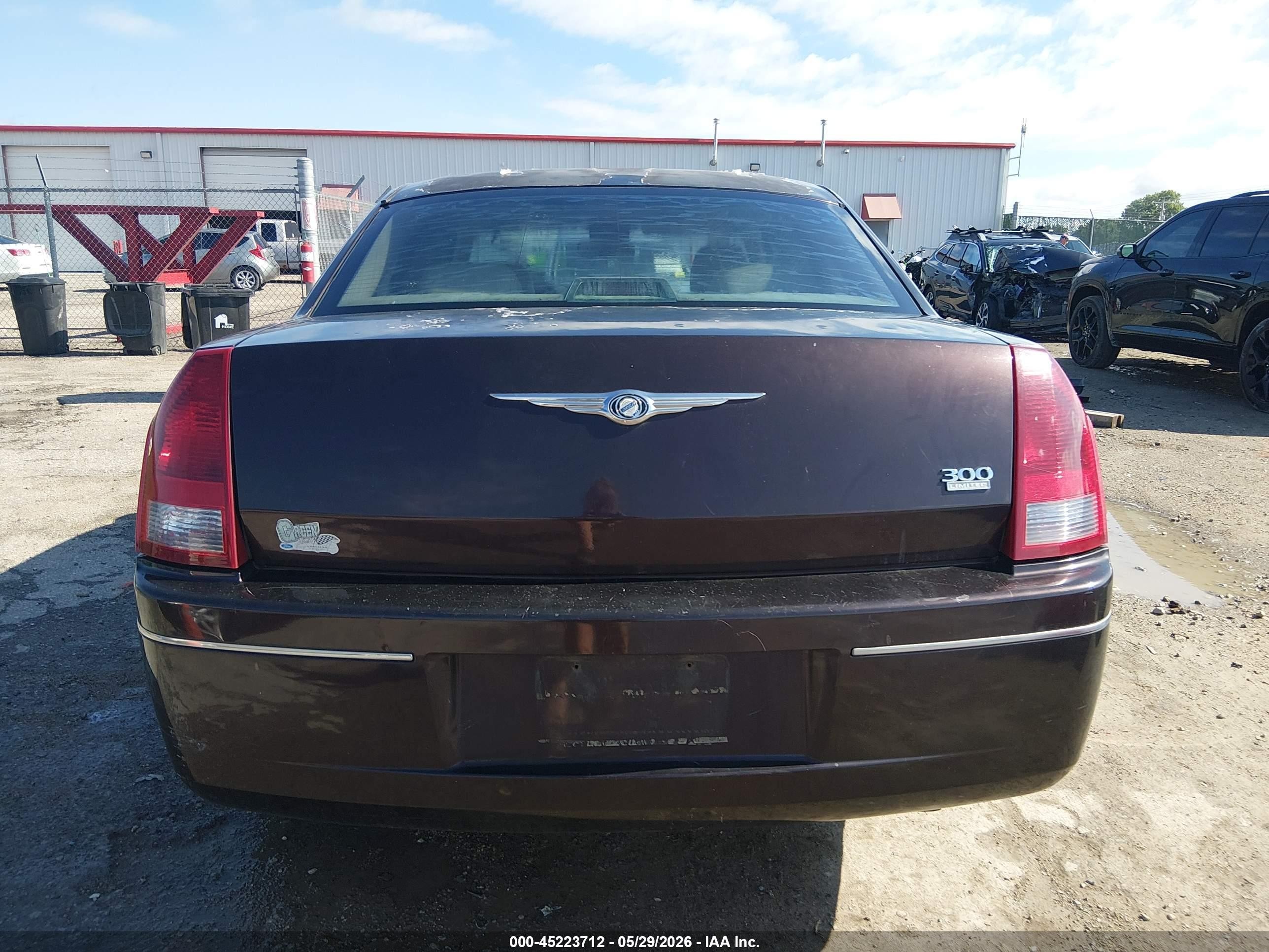 2005 Chrysler 300 Touring Maroon vin: 2C3JA53G45H116106