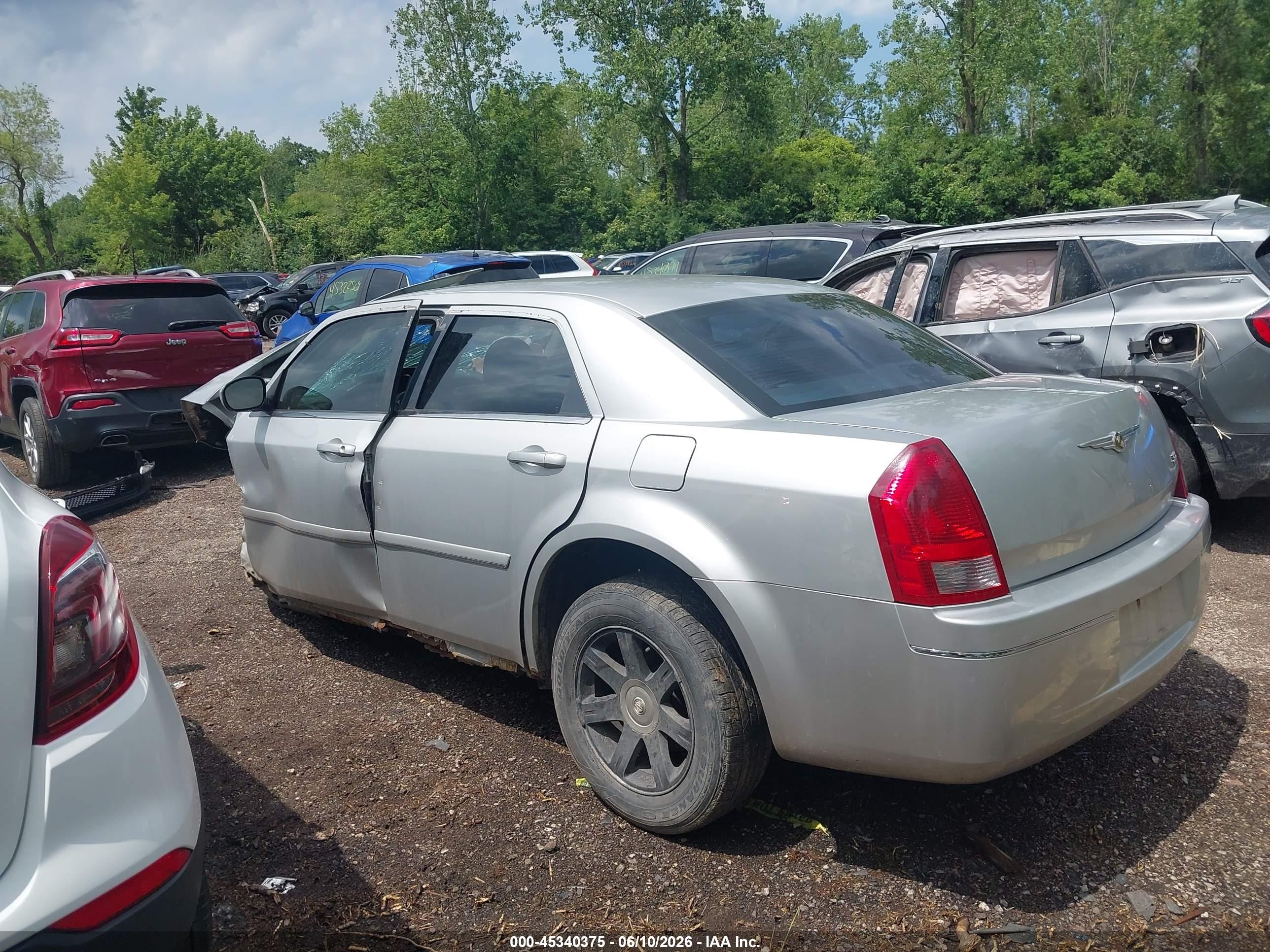 2005 Chrysler 300 Touring Silver vin: 2C3JA53G45H169078