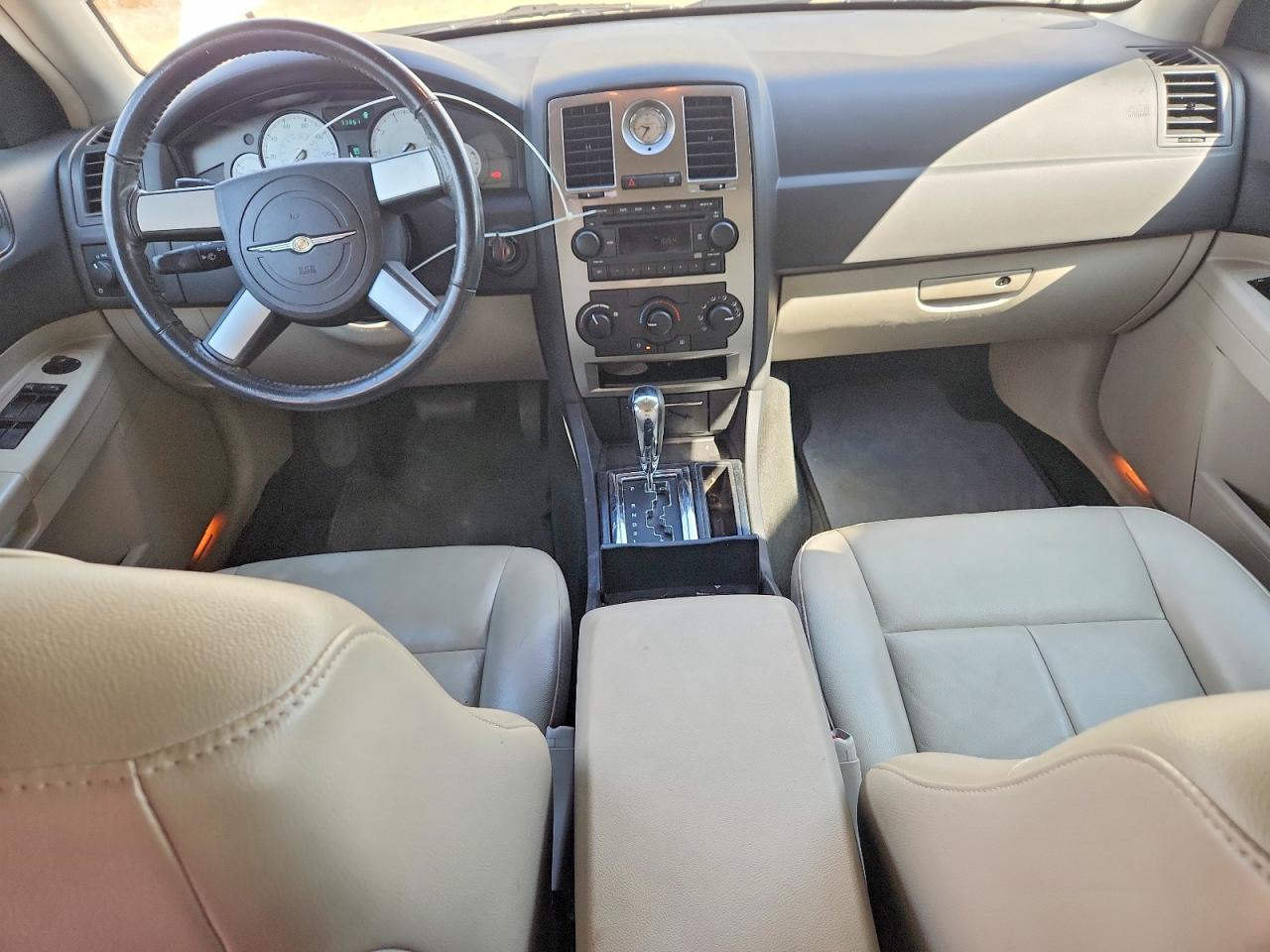 2005 Chrysler 300 Touring Белый vin: 2C3JA53G45H616928