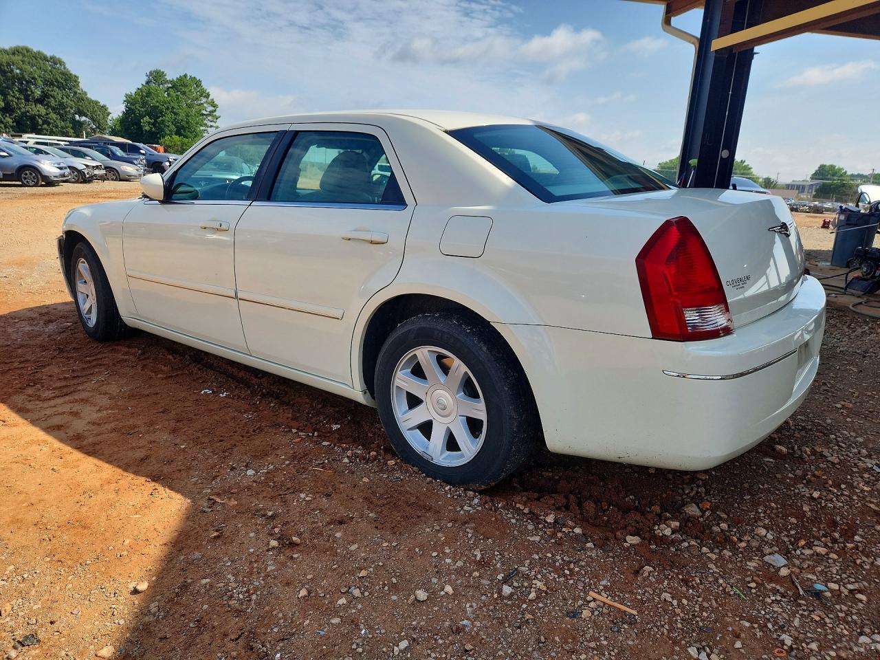 2005 Chrysler 300 Touring Белый vin: 2C3JA53G45H616928