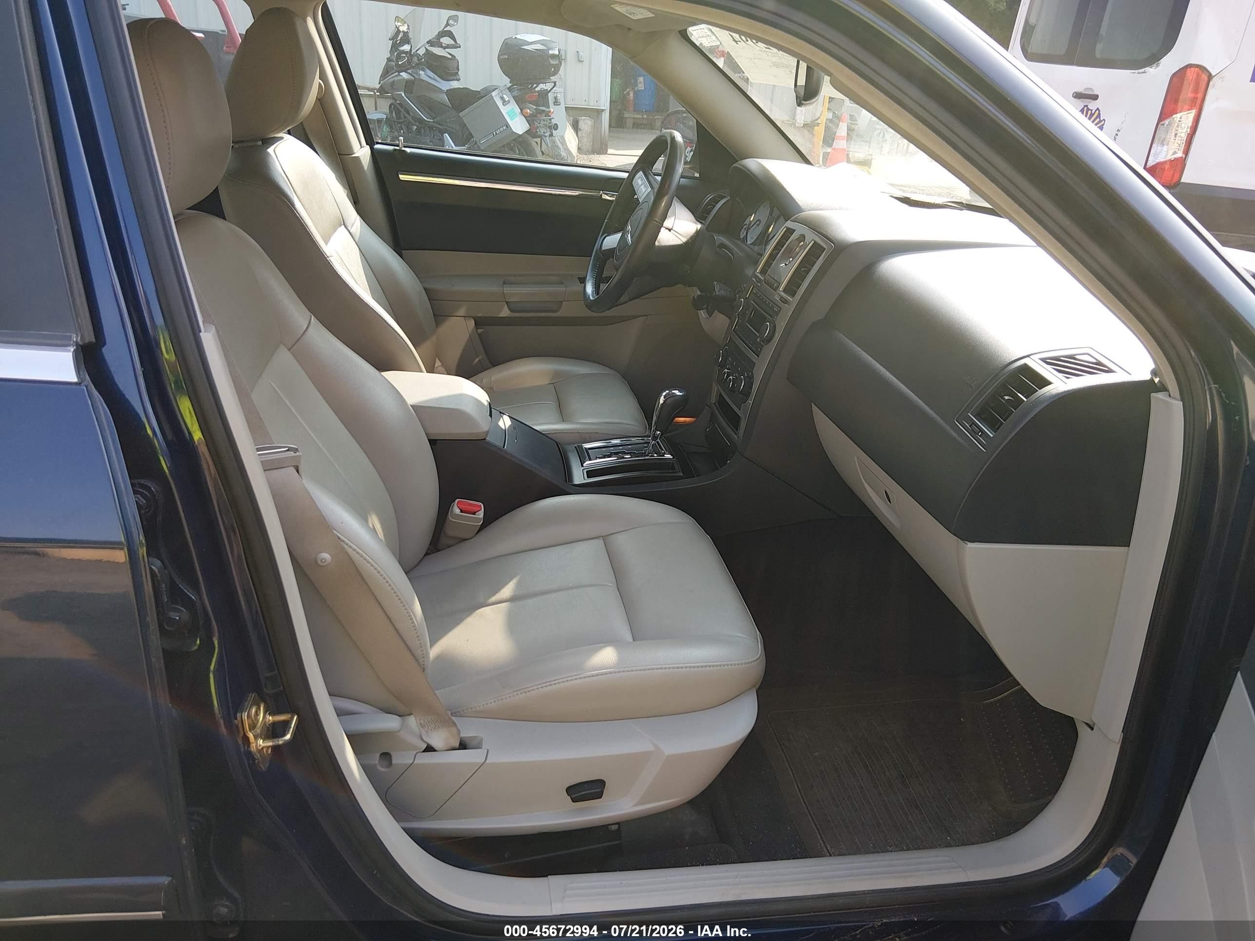 2005 Chrysler 300 Touring Navy vin: 2C3JA53G45H651694