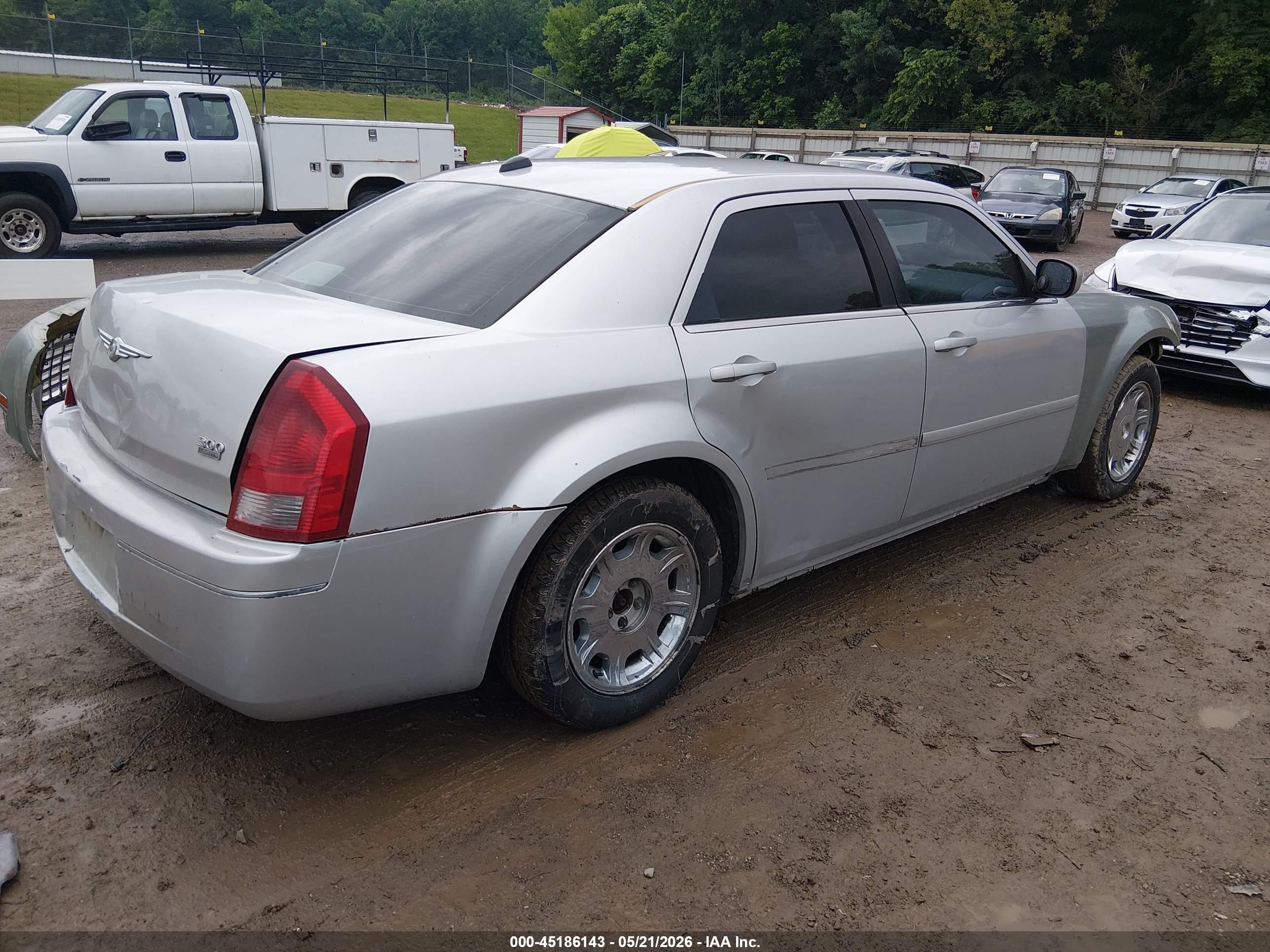 2005 Chrysler 300 Touring Silver vin: 2C3JA53G65H180258