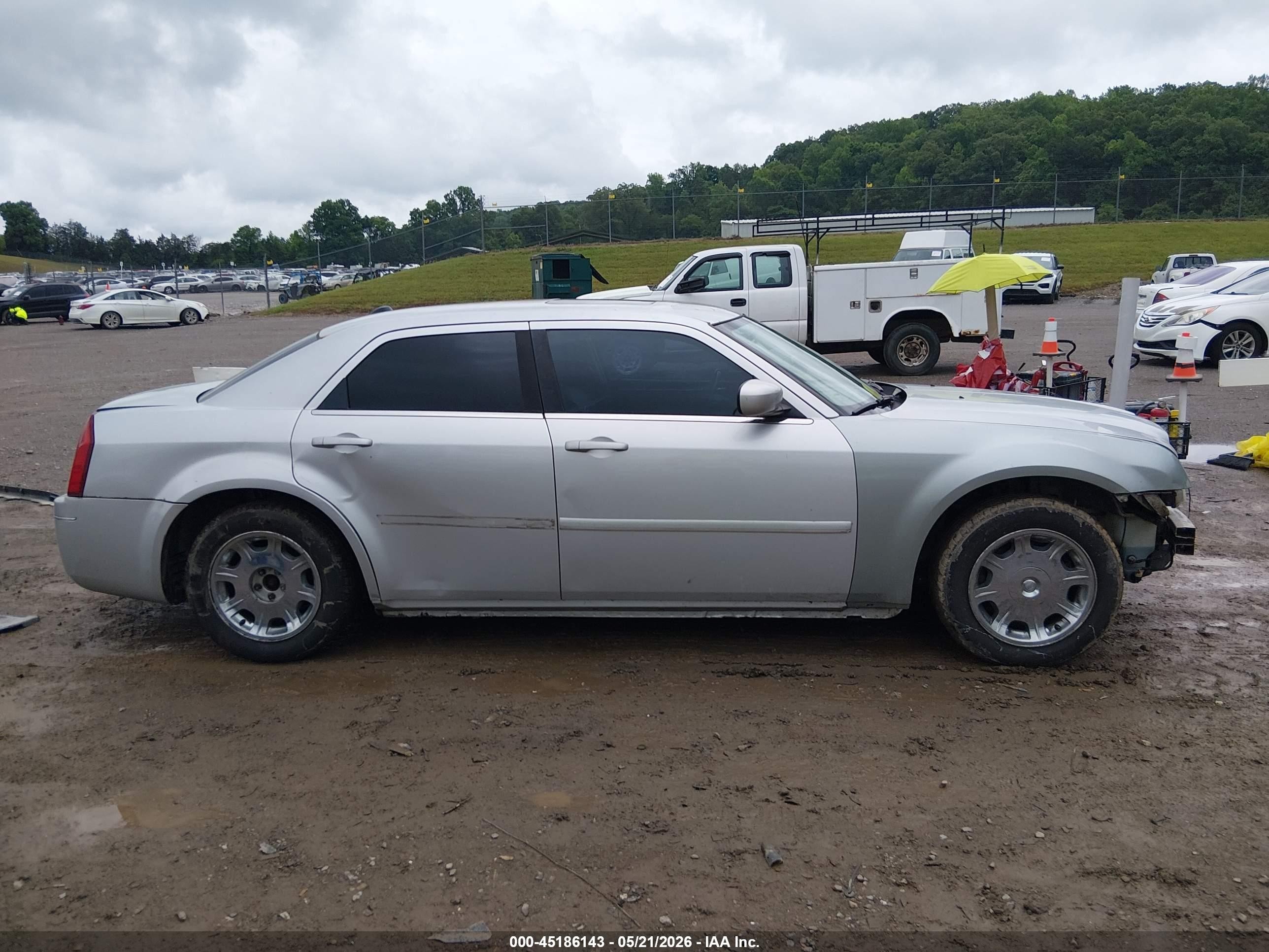2005 Chrysler 300 Touring Silver vin: 2C3JA53G65H180258
