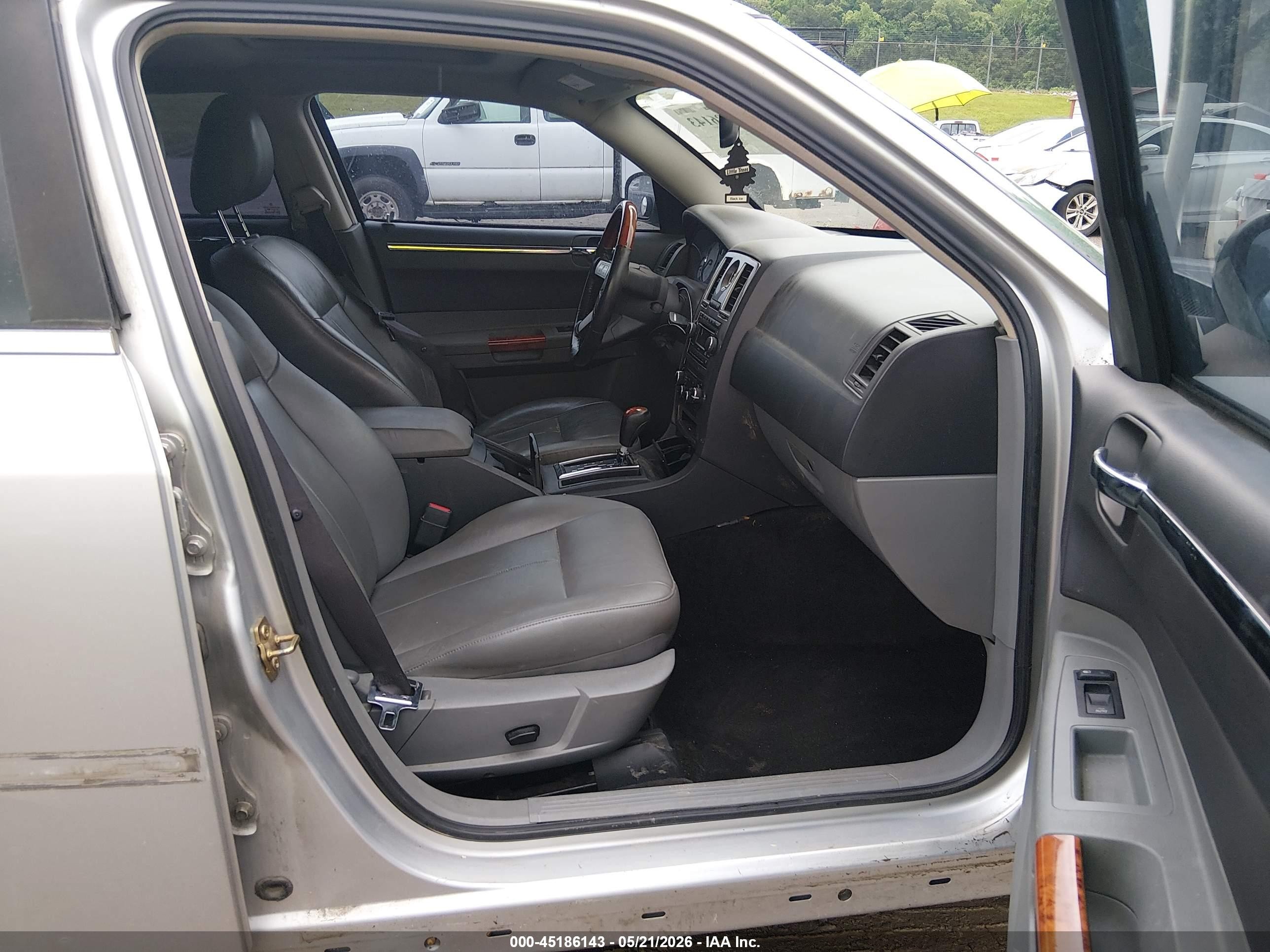 2005 Chrysler 300 Touring Silver vin: 2C3JA53G65H180258