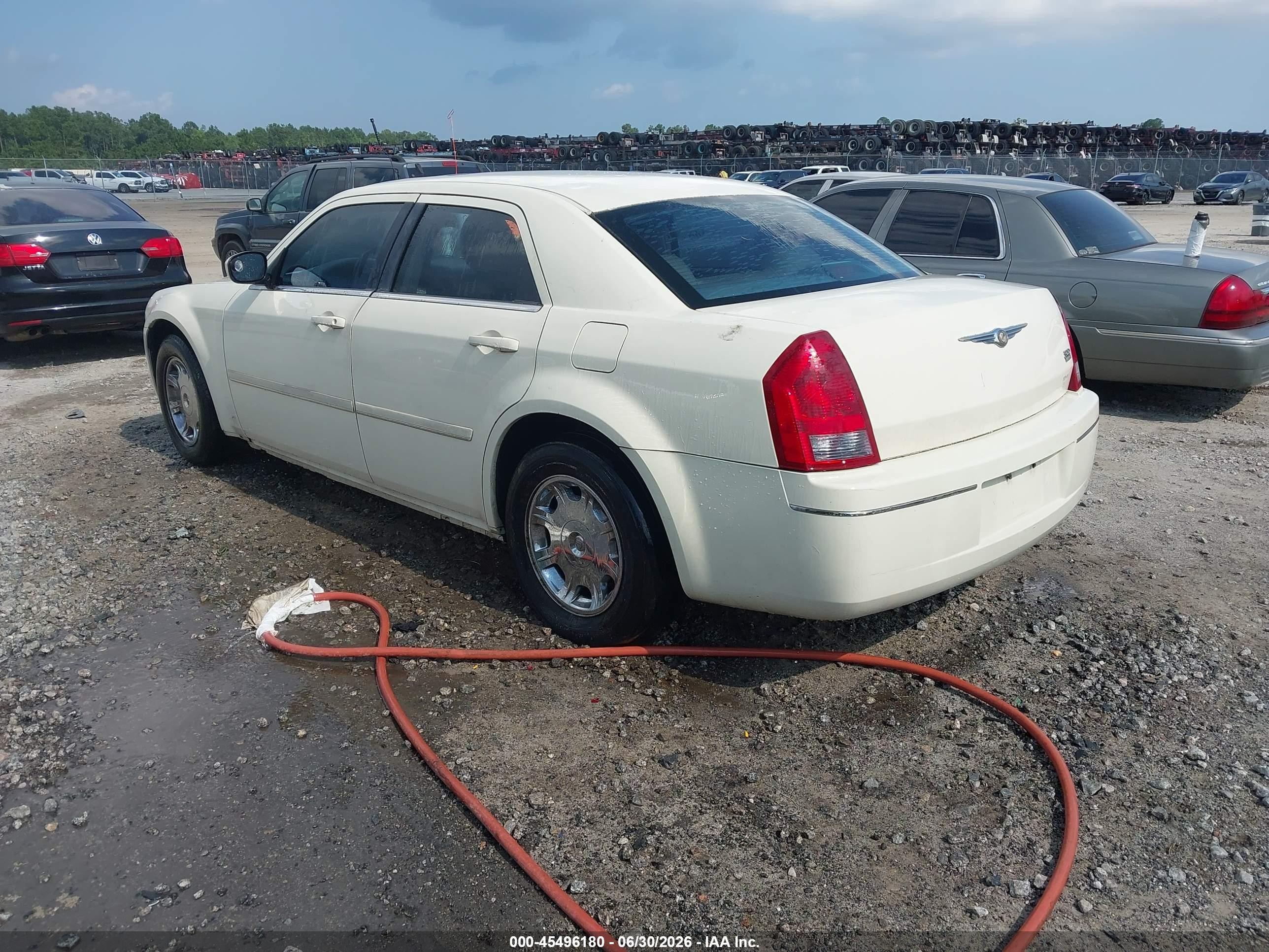 2005 Chrysler 300 Touring White vin: 2C3JA53G75H694118