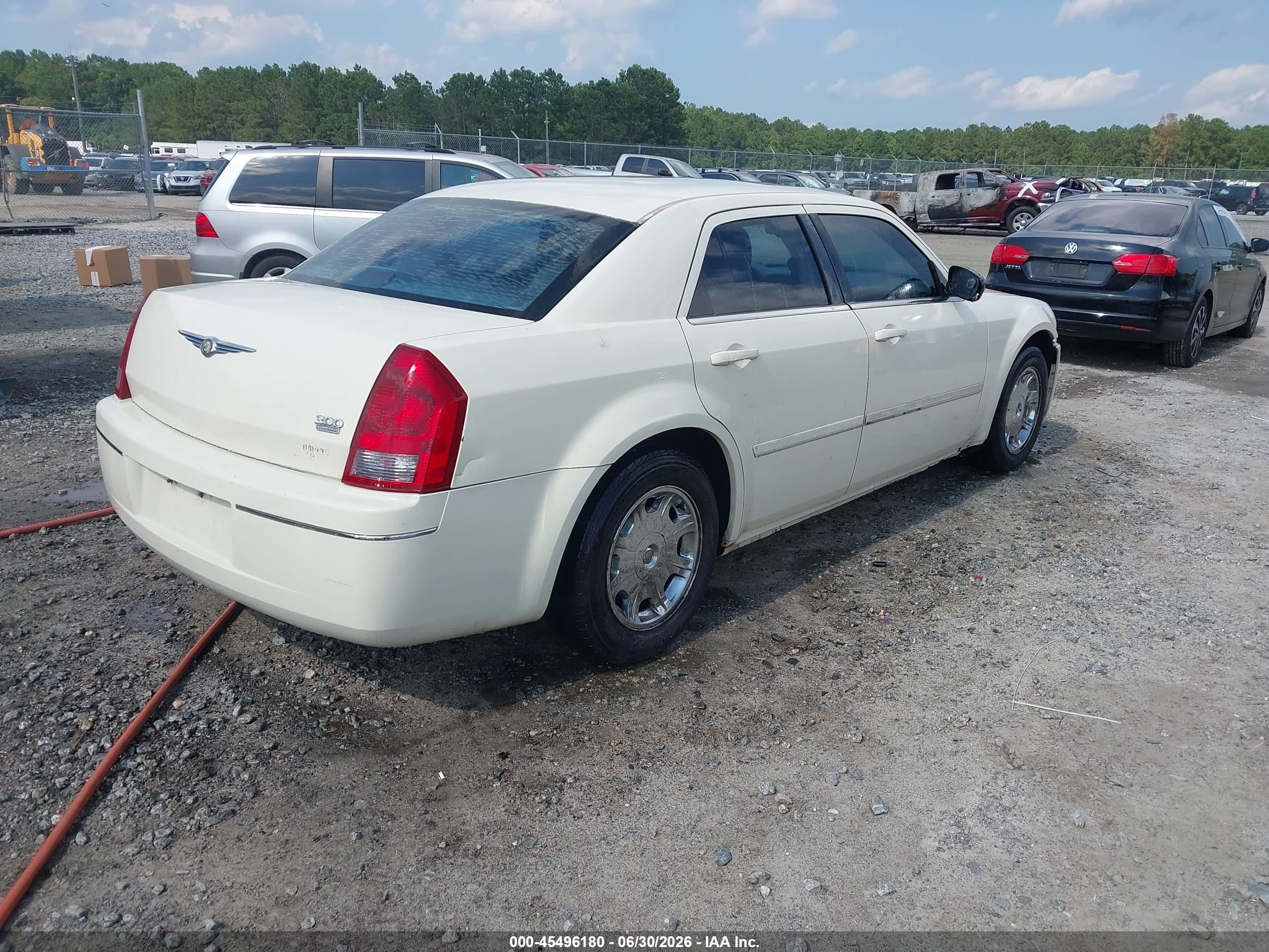 2005 Chrysler 300 Touring White vin: 2C3JA53G75H694118