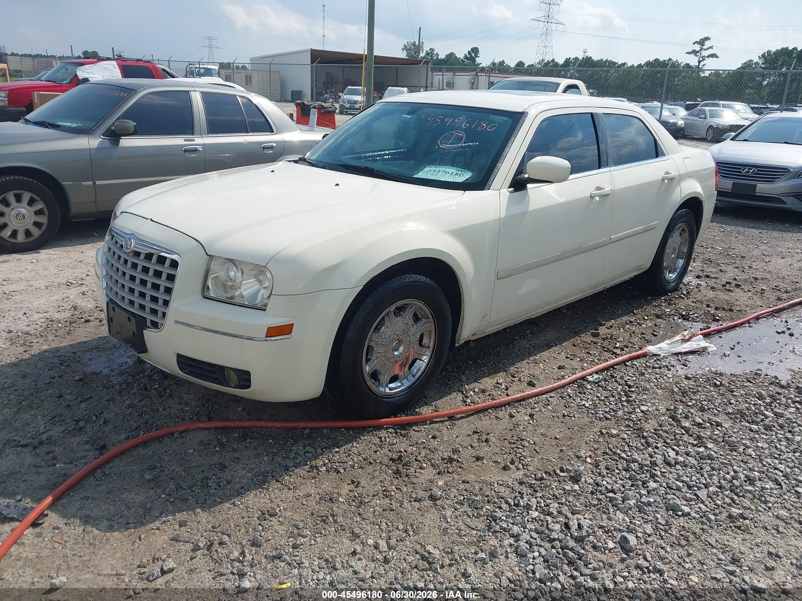 2005 Chrysler 300 Touring White vin: 2C3JA53G75H694118