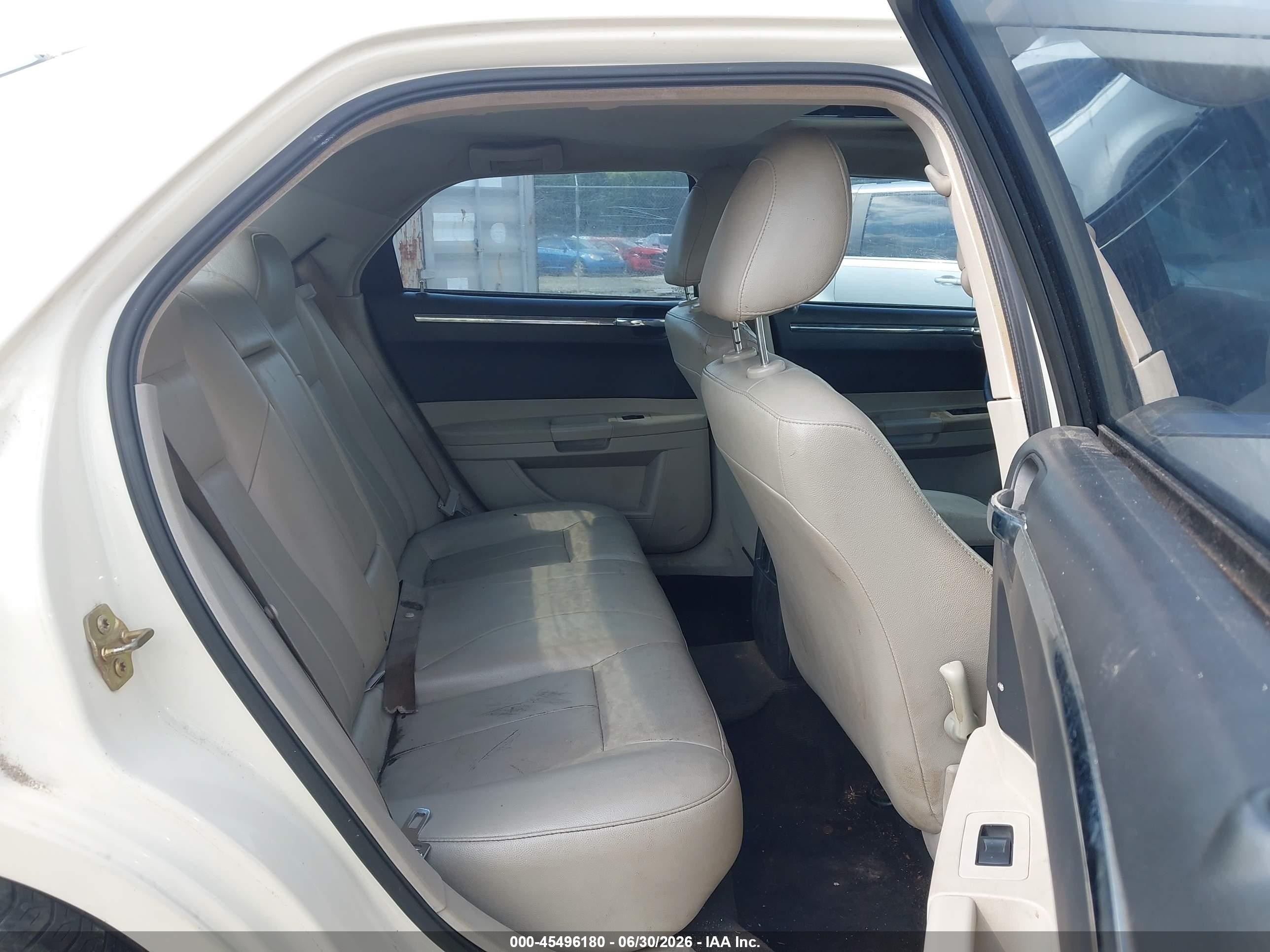 2005 Chrysler 300 Touring White vin: 2C3JA53G75H694118