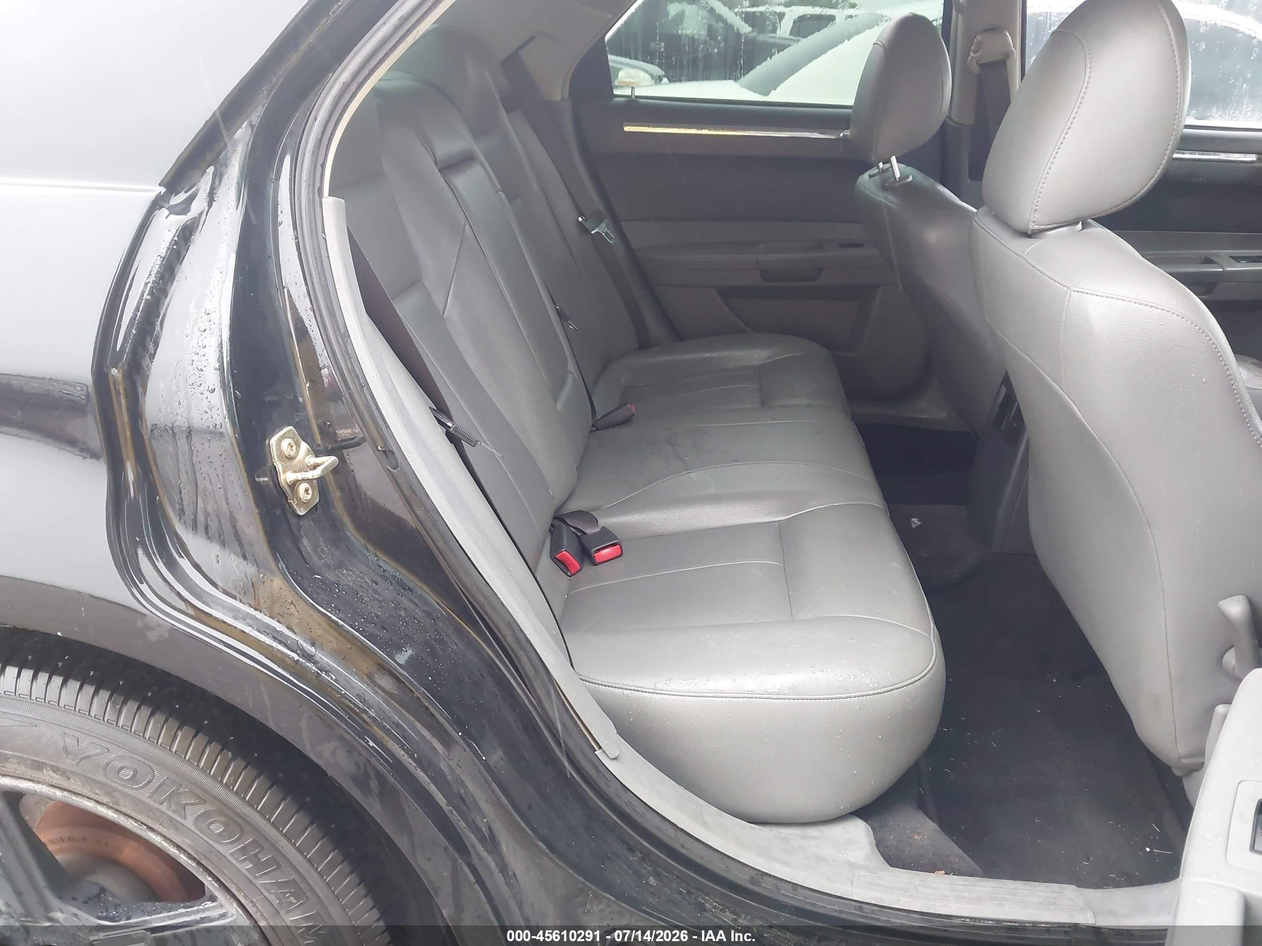 2005 Chrysler 300 Touring Black vin: 2C3JA53G85H625325