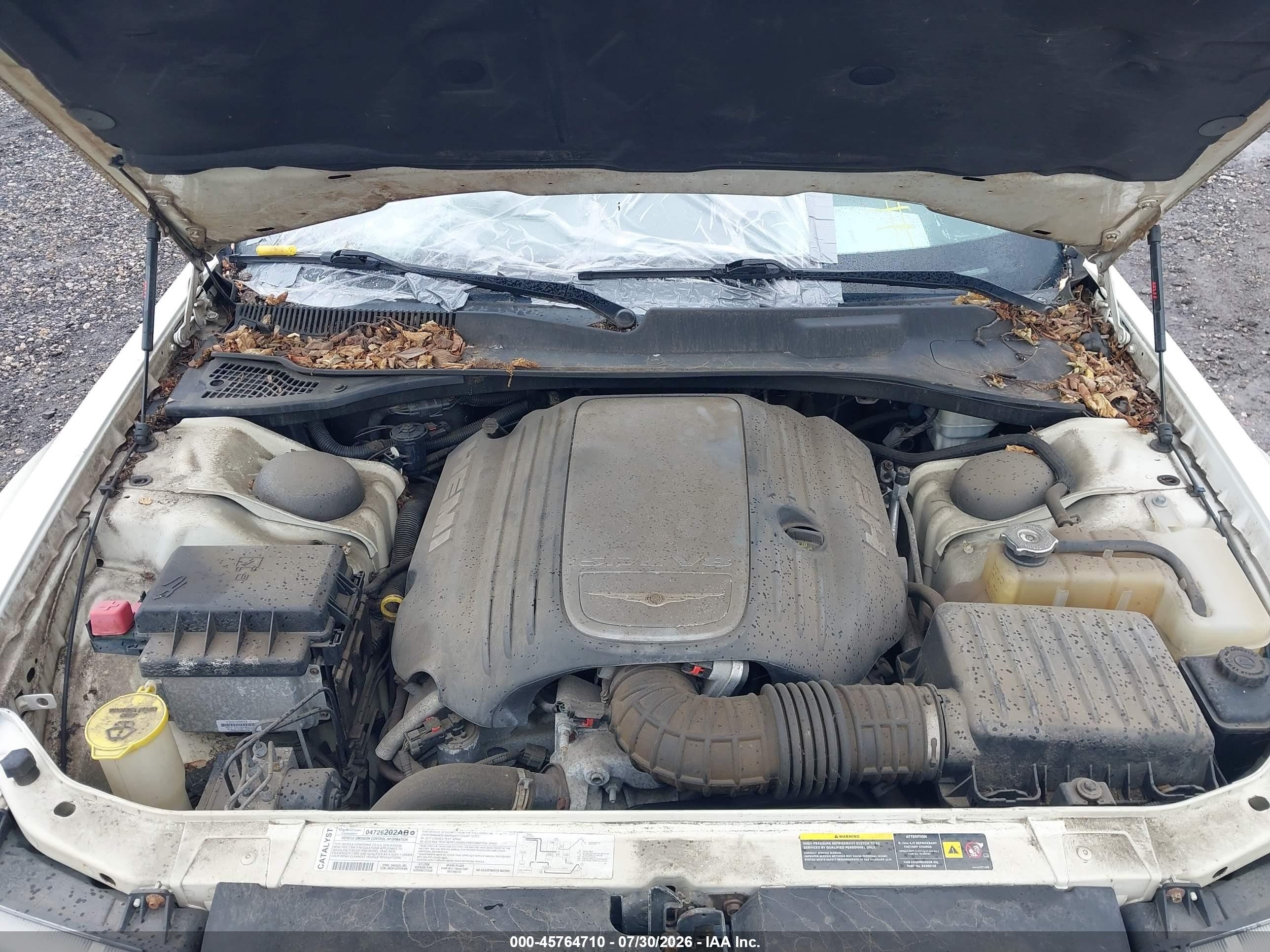 2005 Chrysler 300c   White vin: 2C3JA63H25H502232