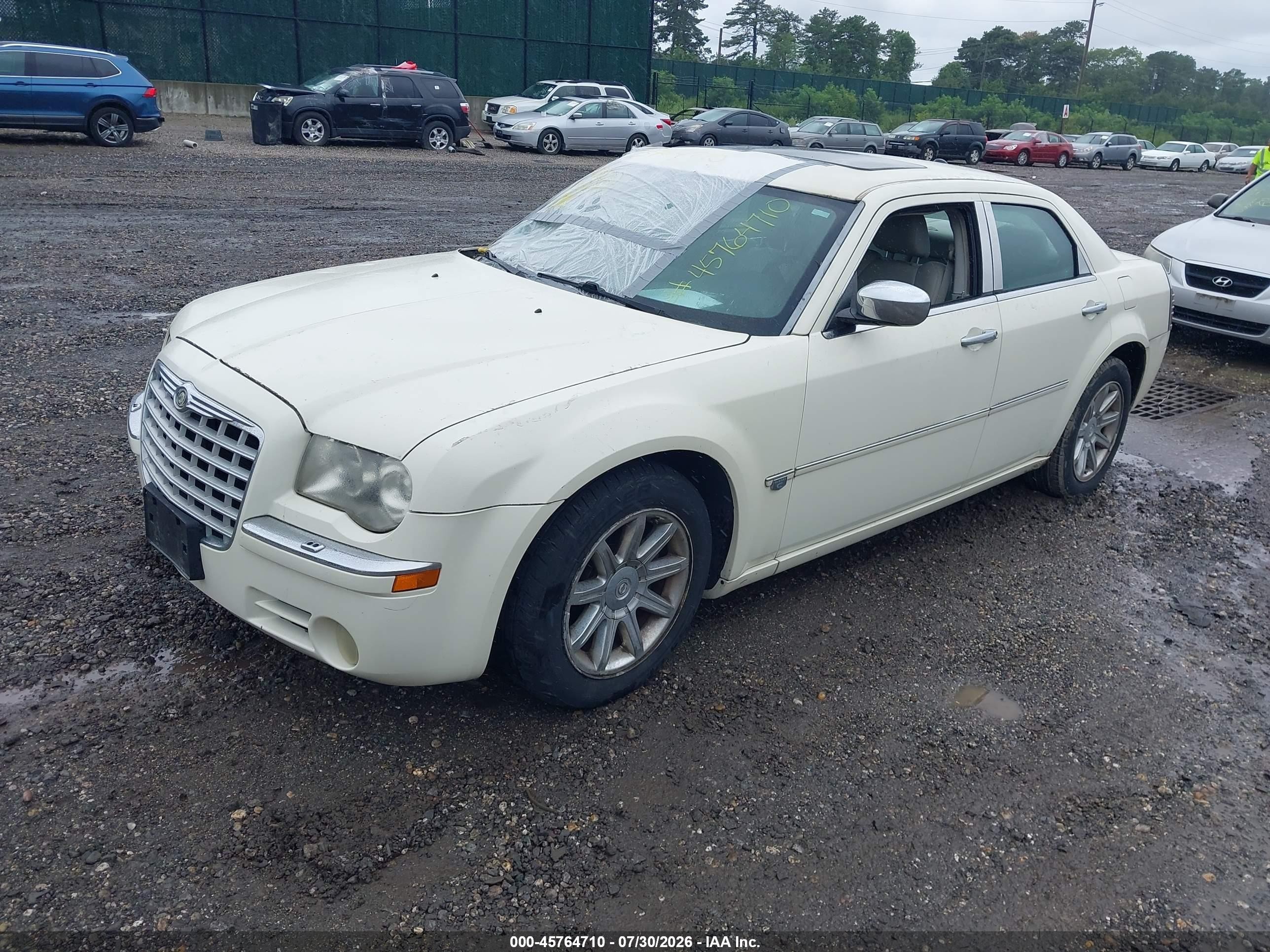2005 Chrysler 300c   White vin: 2C3JA63H25H502232