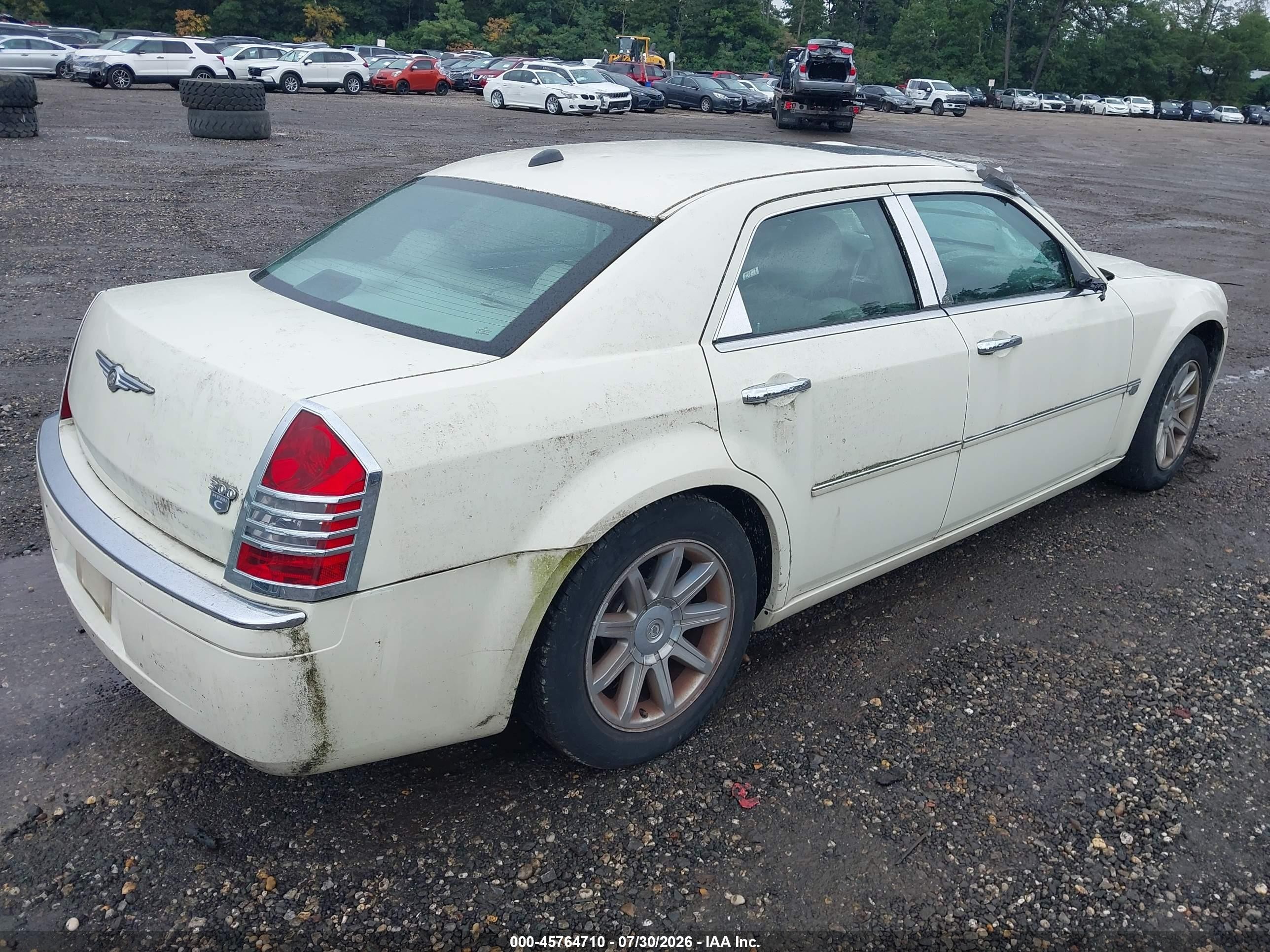 2005 Chrysler 300c   White vin: 2C3JA63H25H502232