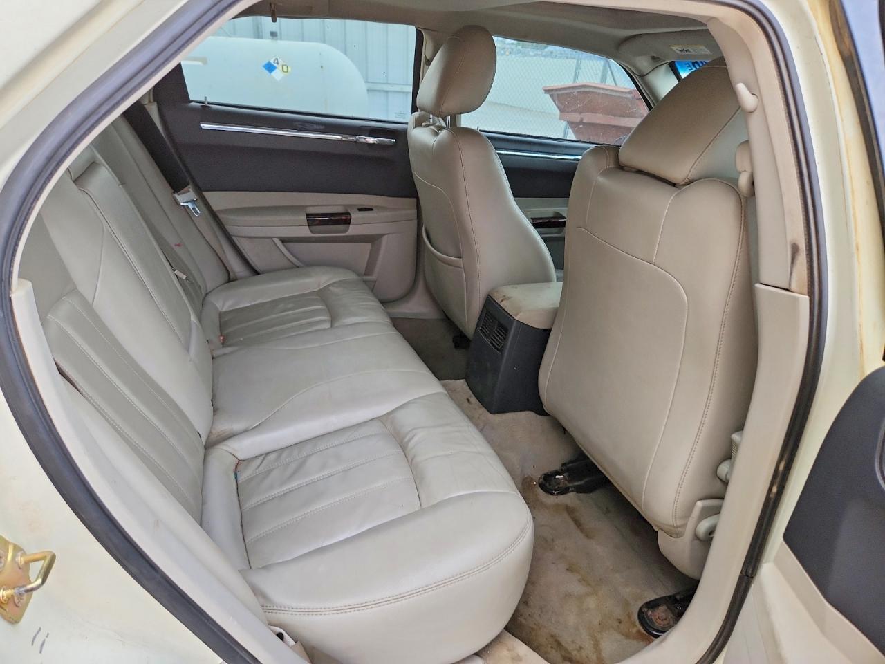 2005 Chrysler 300c Hemi C Beige vin: 2C3JA63H35H664824