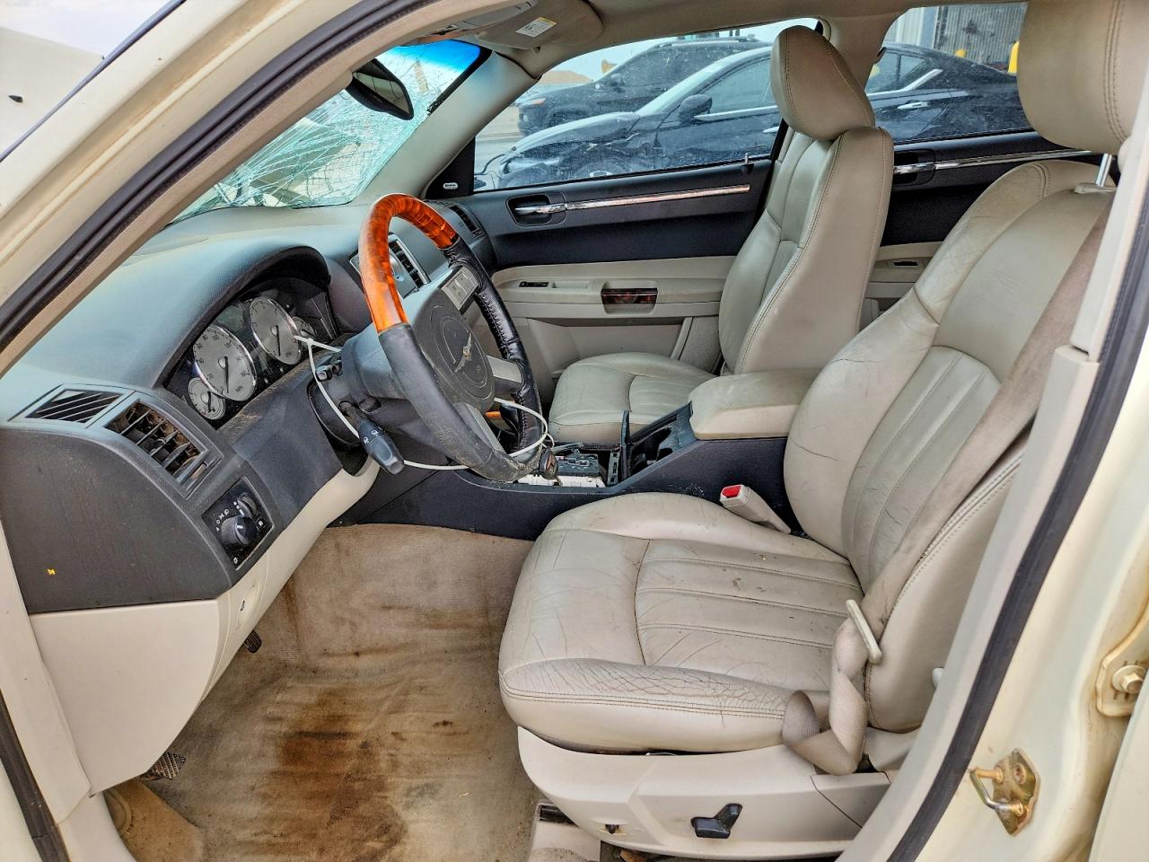 2005 Chrysler 300c Hemi C Beige vin: 2C3JA63H35H664824