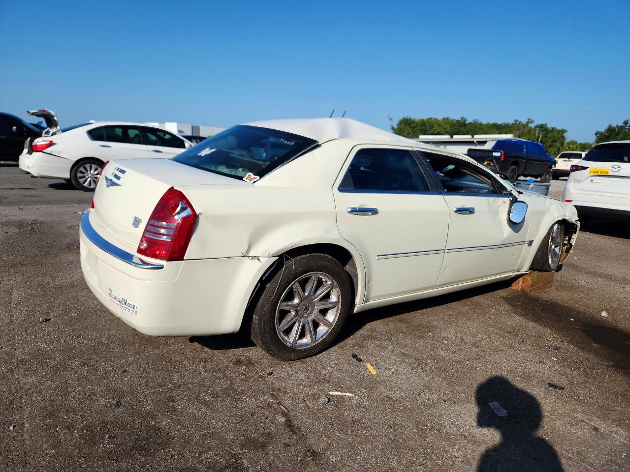 2005 Chrysler 300c White vin: 2C3JA63H45H608603