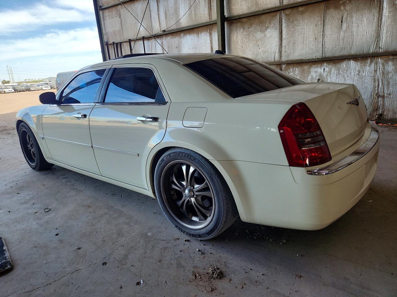 2005 Chrysler 300c White vin: 2C3JA63H85H616509