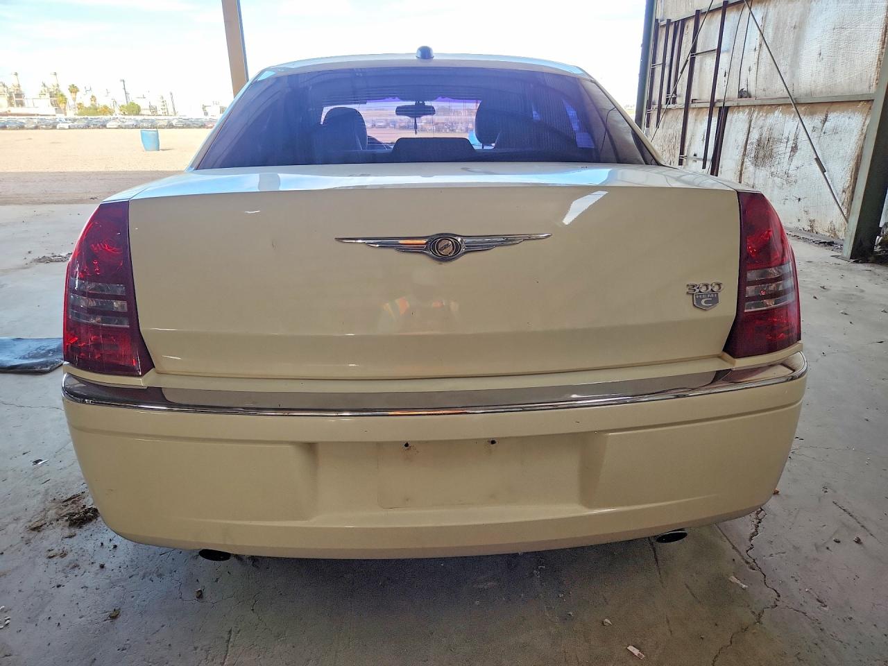 2005 Chrysler 300c White vin: 2C3JA63H85H616509