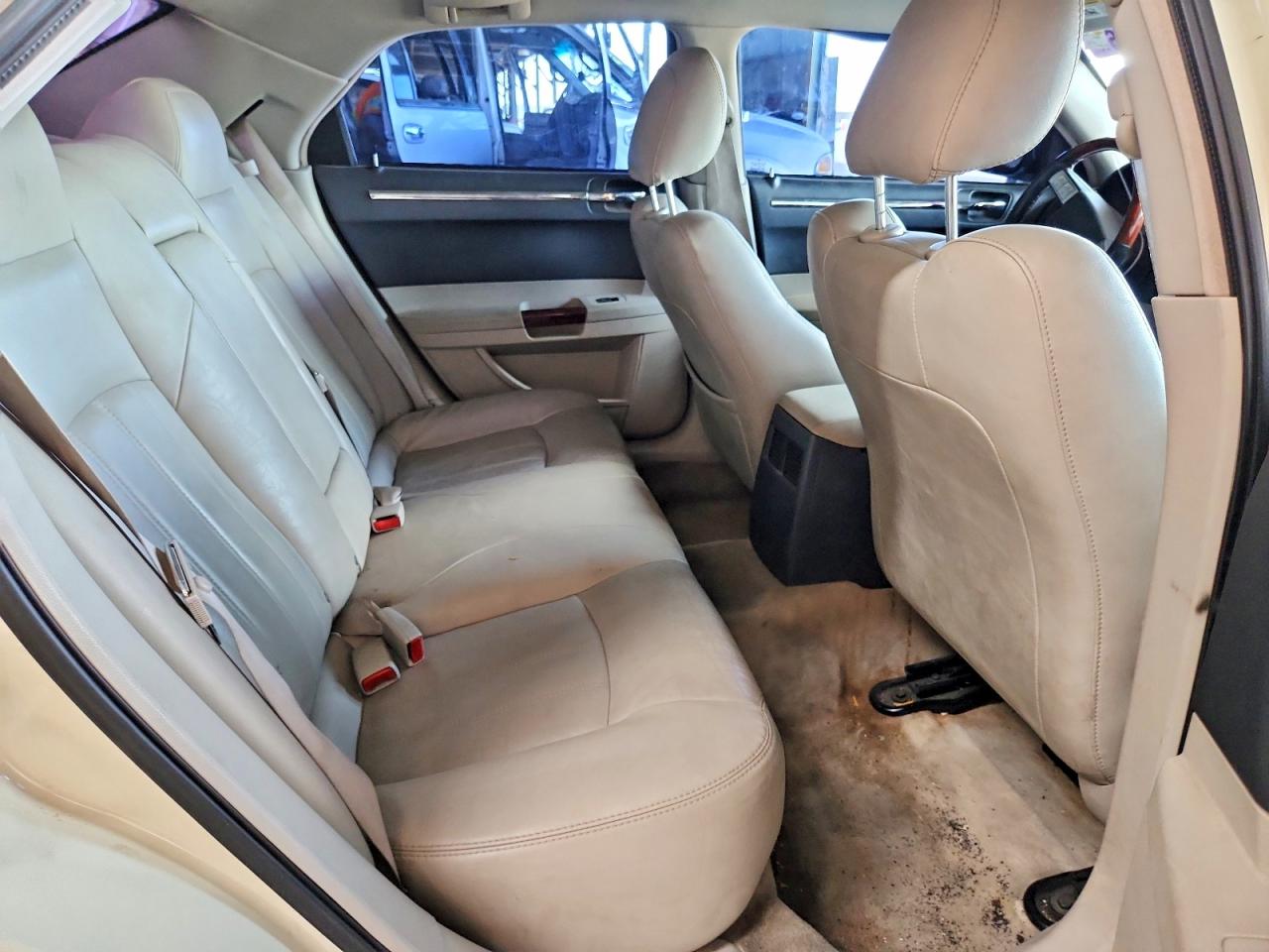 2005 Chrysler 300c White vin: 2C3JA63H85H616509