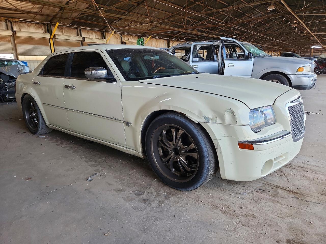 2005 Chrysler 300c White vin: 2C3JA63H85H616509