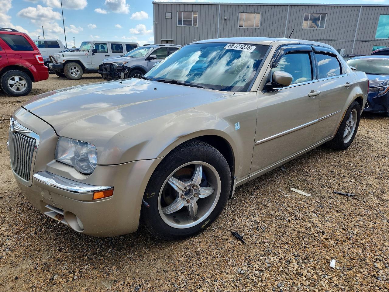 2008 Chrysler 300 Limited Tan vin: 2C3KA33G18H238063