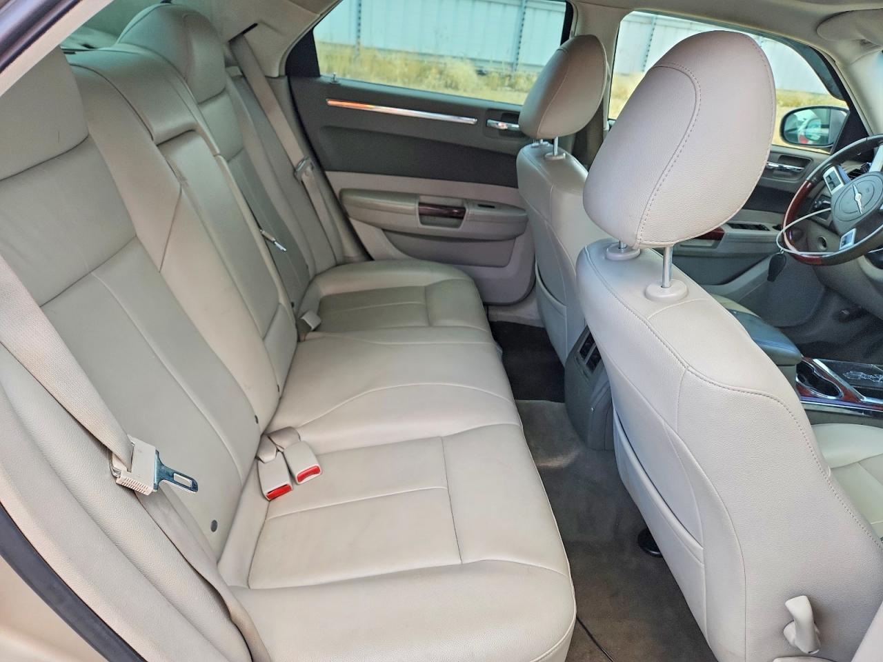 2008 Chrysler 300 Limited Желто-коричневый vin: 2C3KA33G18H238063