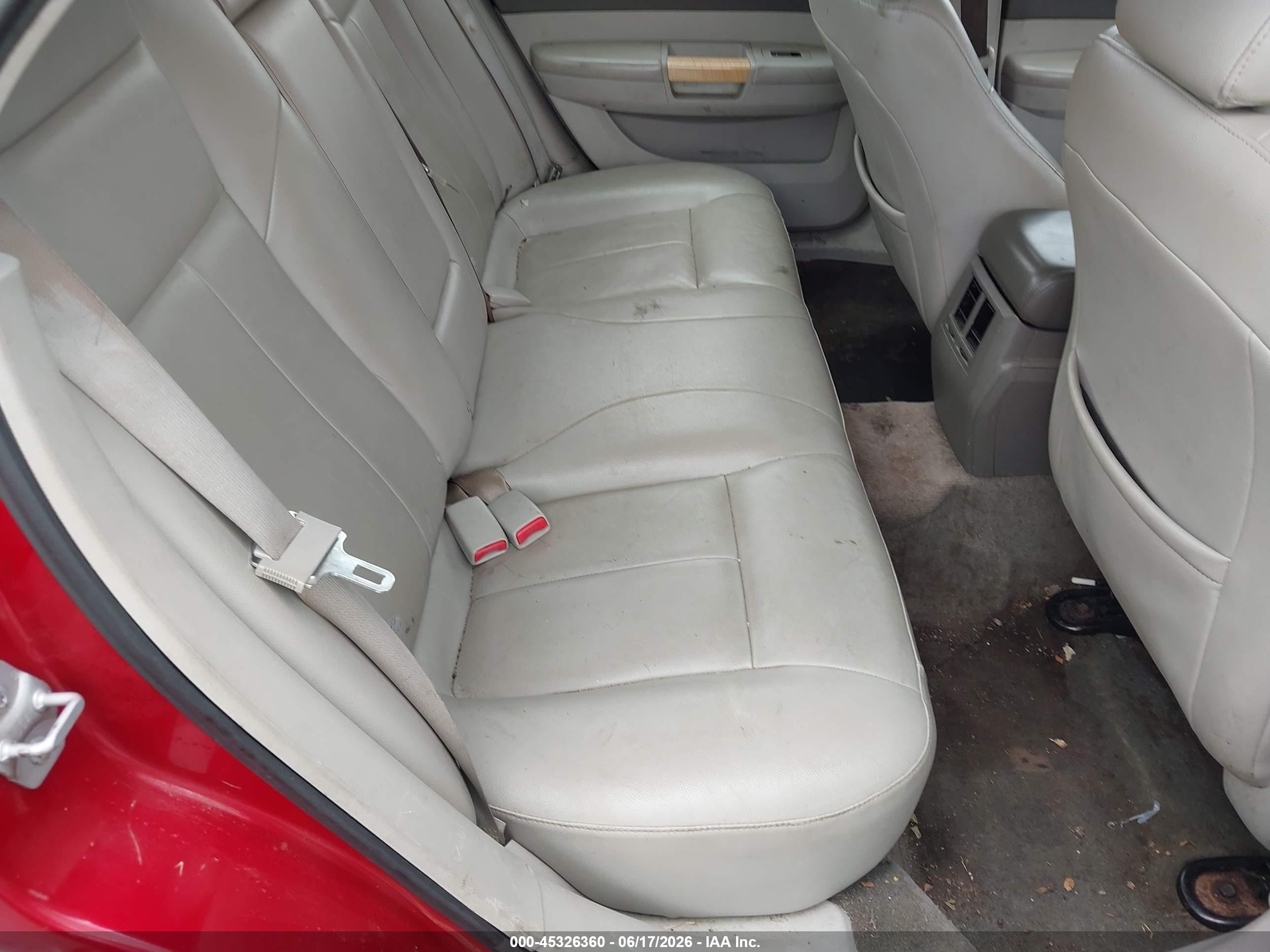 2008 Chrysler 300 Limited Red vin: 2C3KA33G38H179260
