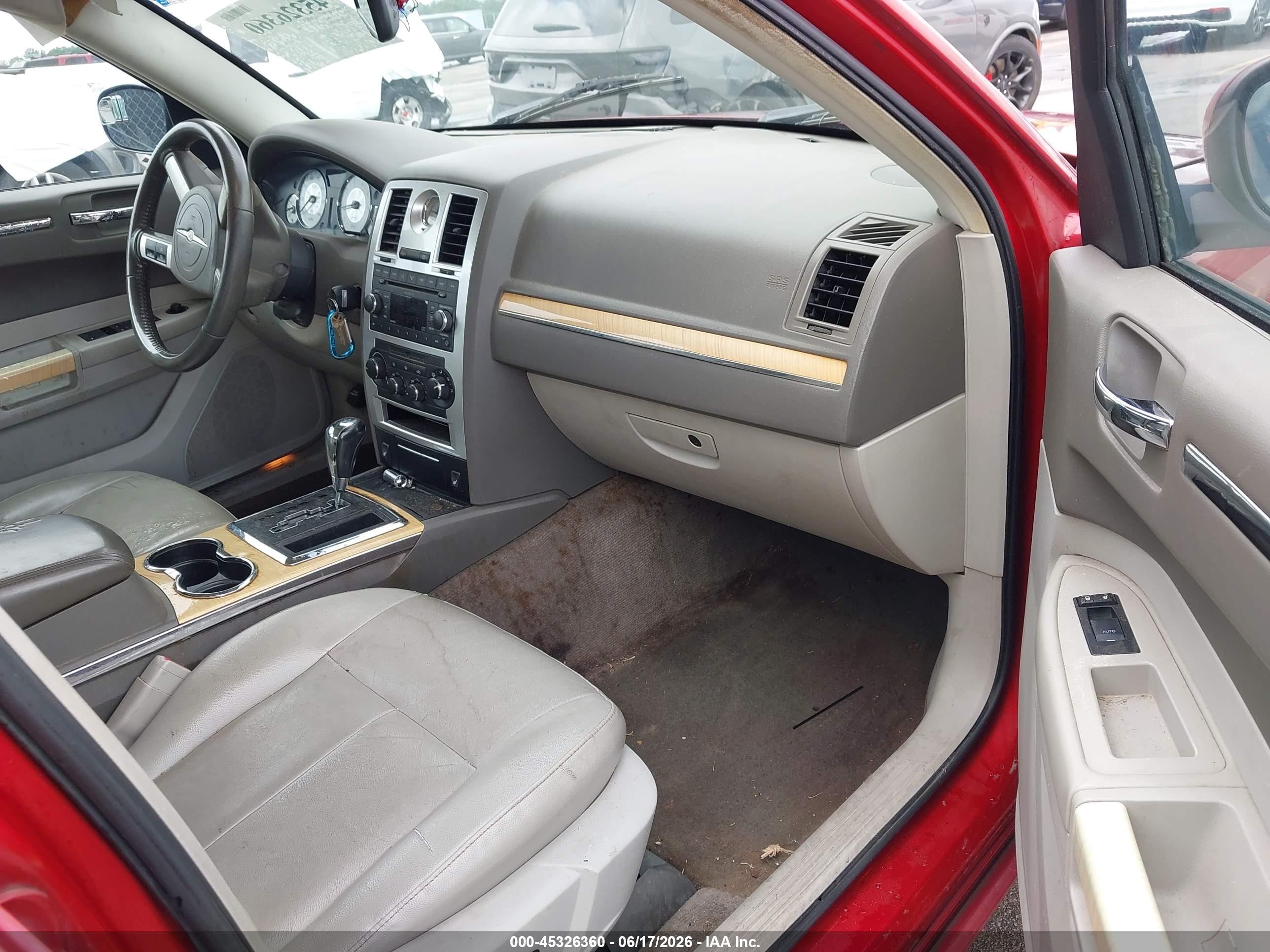 2008 Chrysler 300 Limited Red vin: 2C3KA33G38H179260