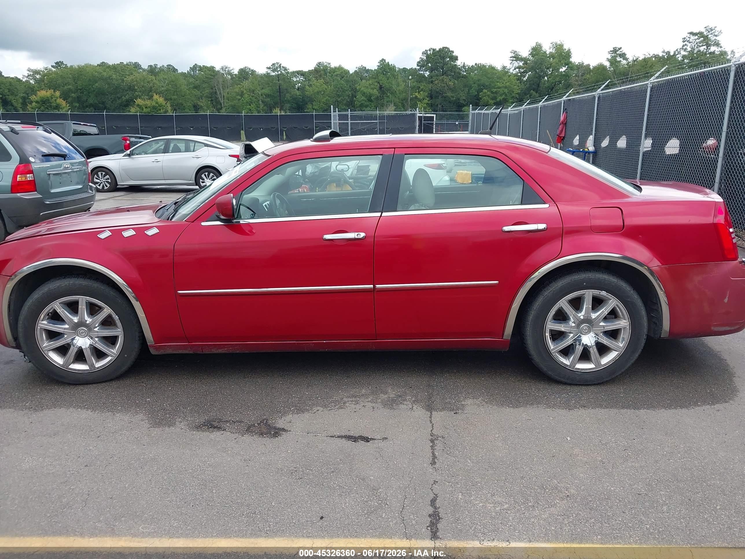 2008 Chrysler 300 Limited Red vin: 2C3KA33G38H179260